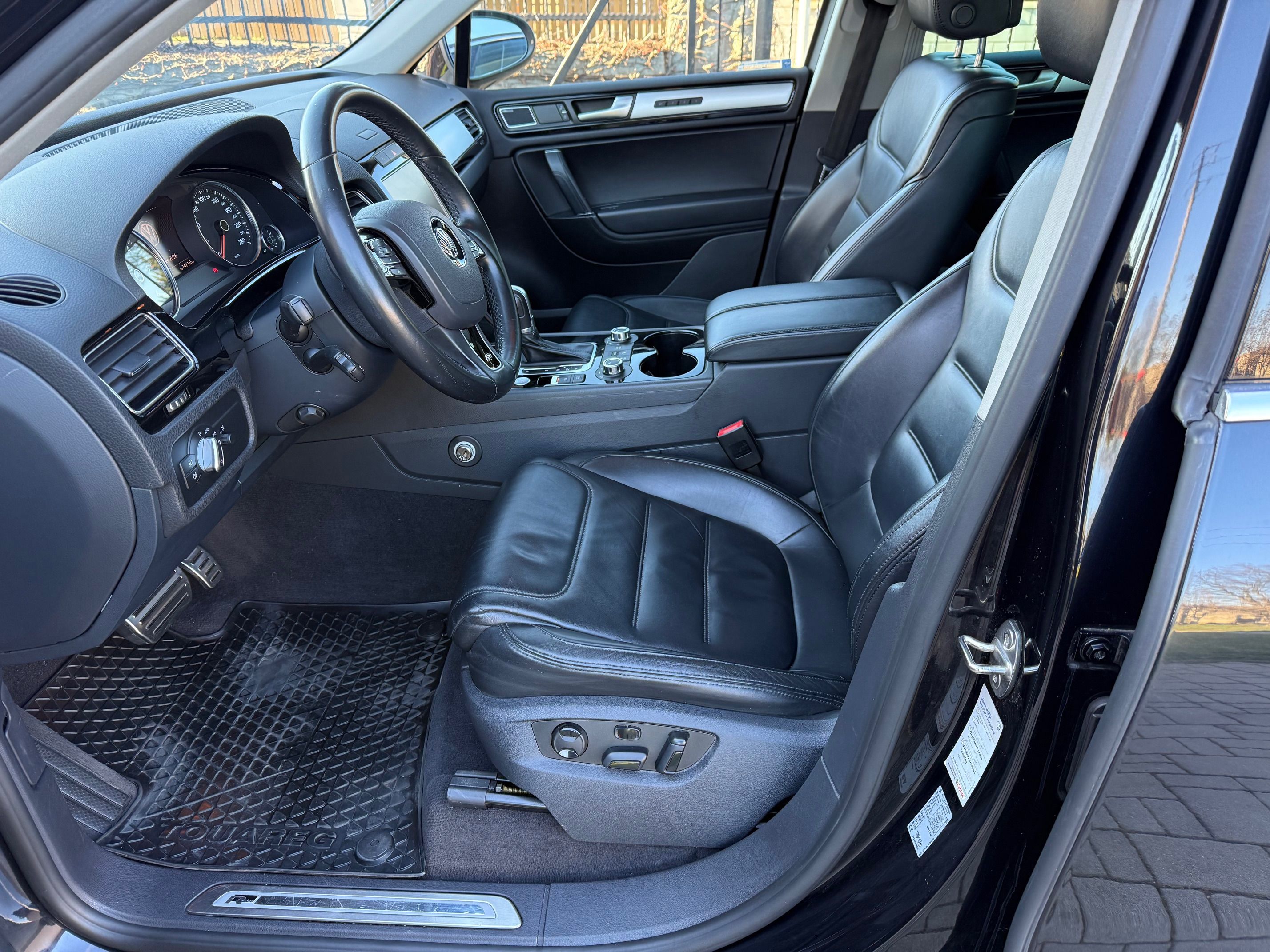 Volkswagen Touareg, R Line, Vzduch, Servisováno - fotka 4