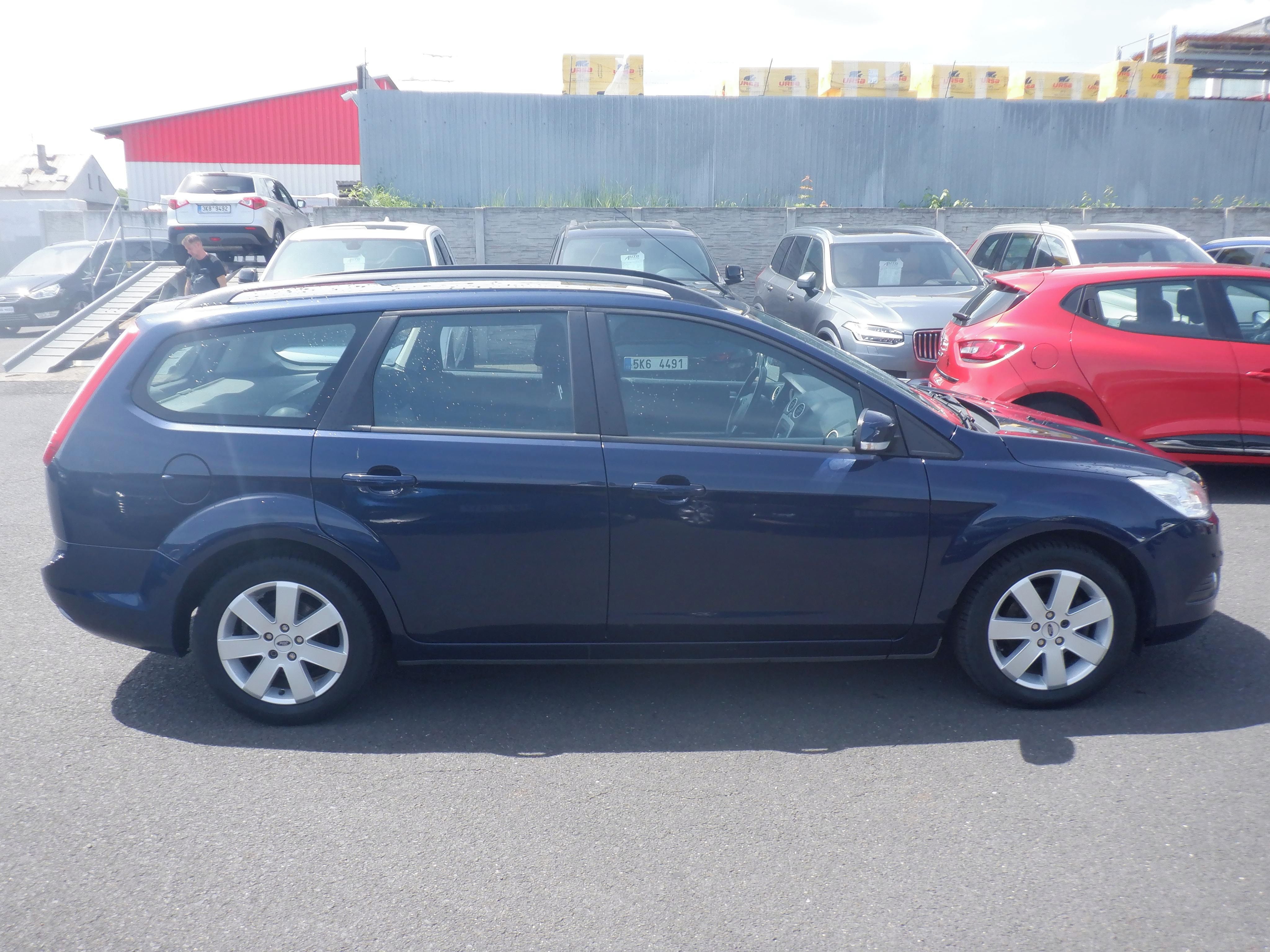 Ford Focus, 1.6i 74kW - fotka 4