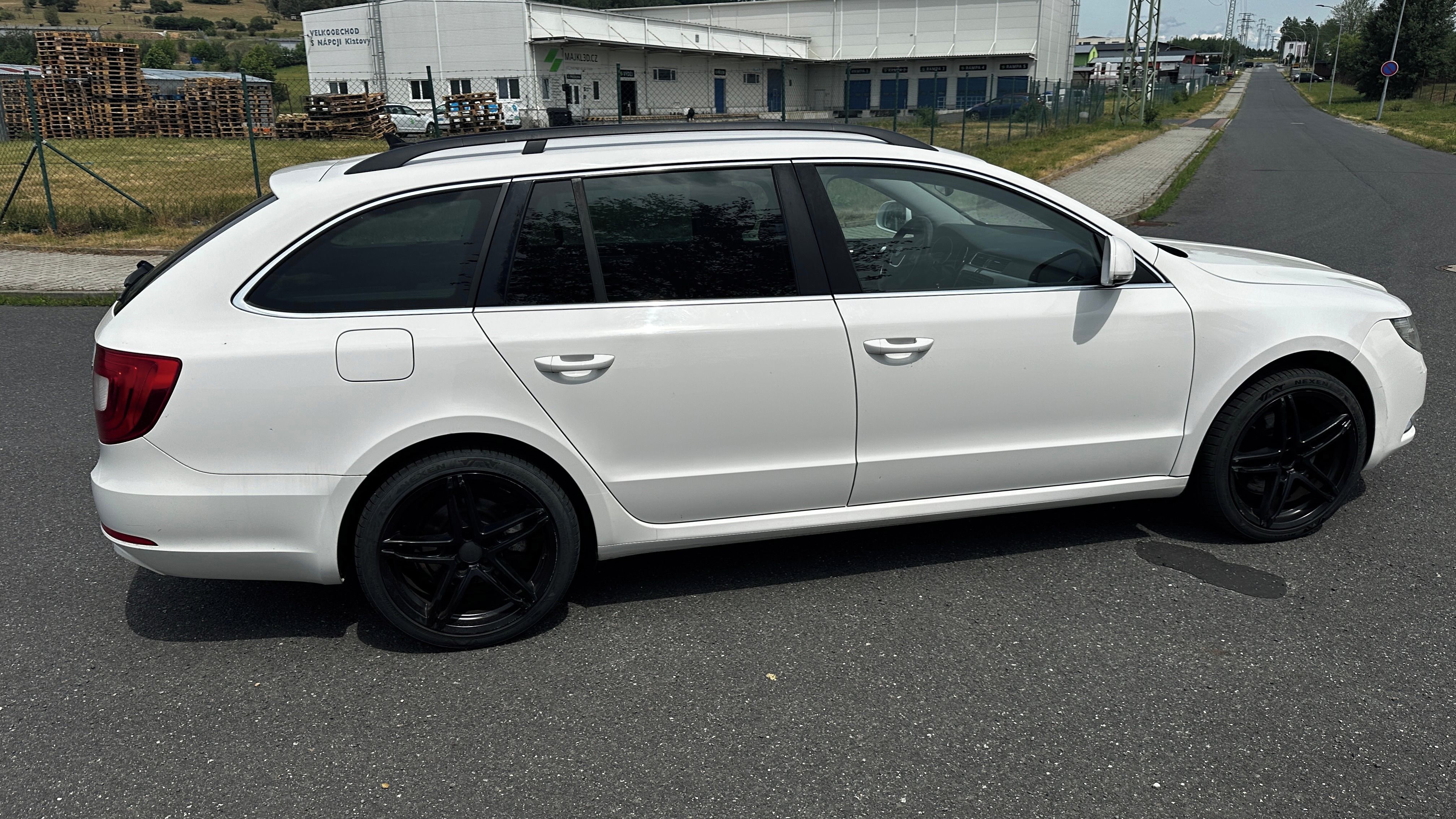 Škoda Superb, 2.0 TDI - fotka 6