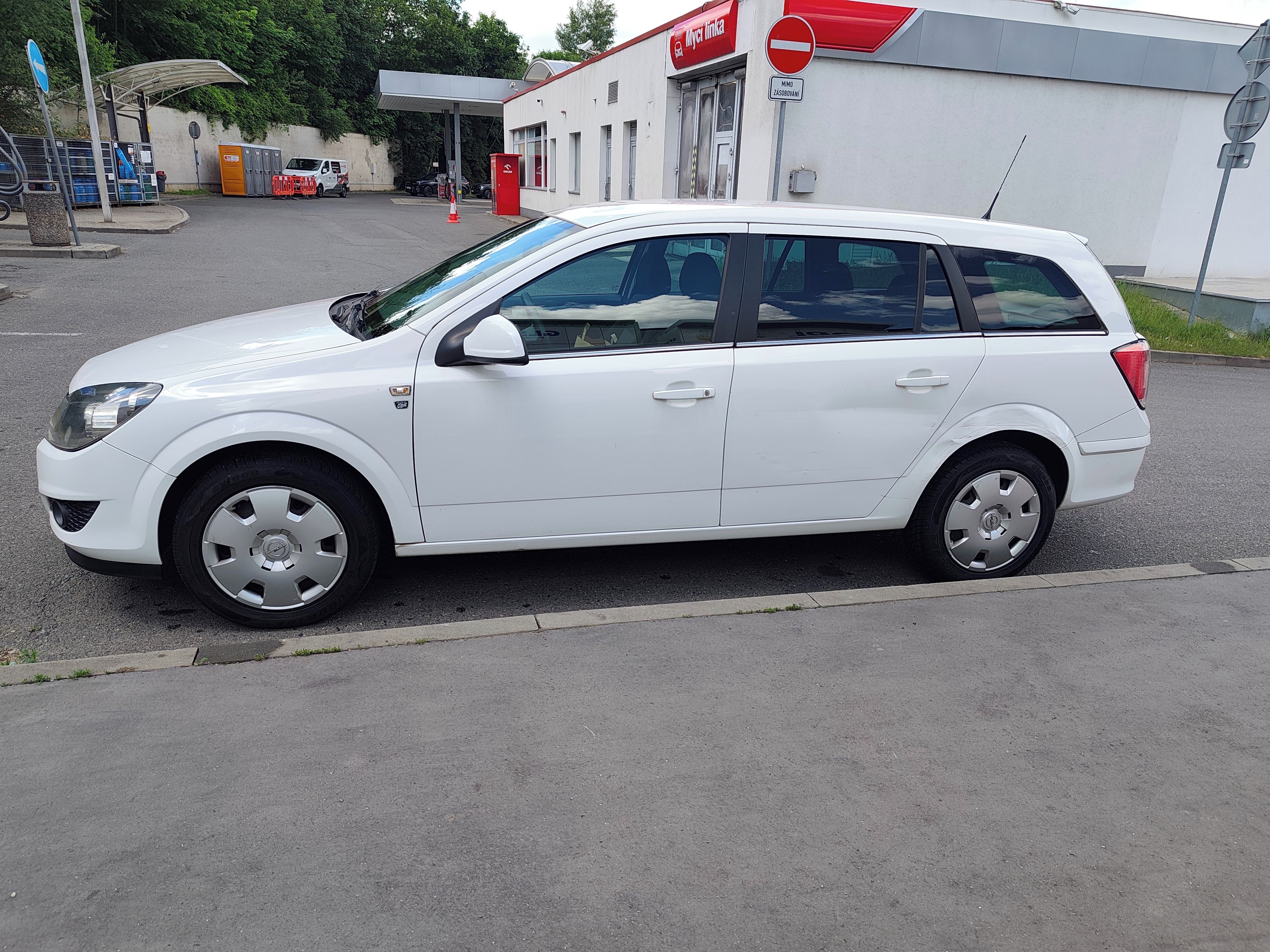 Opel Astra, 1,7 CDTI CARAVAN - fotka 5