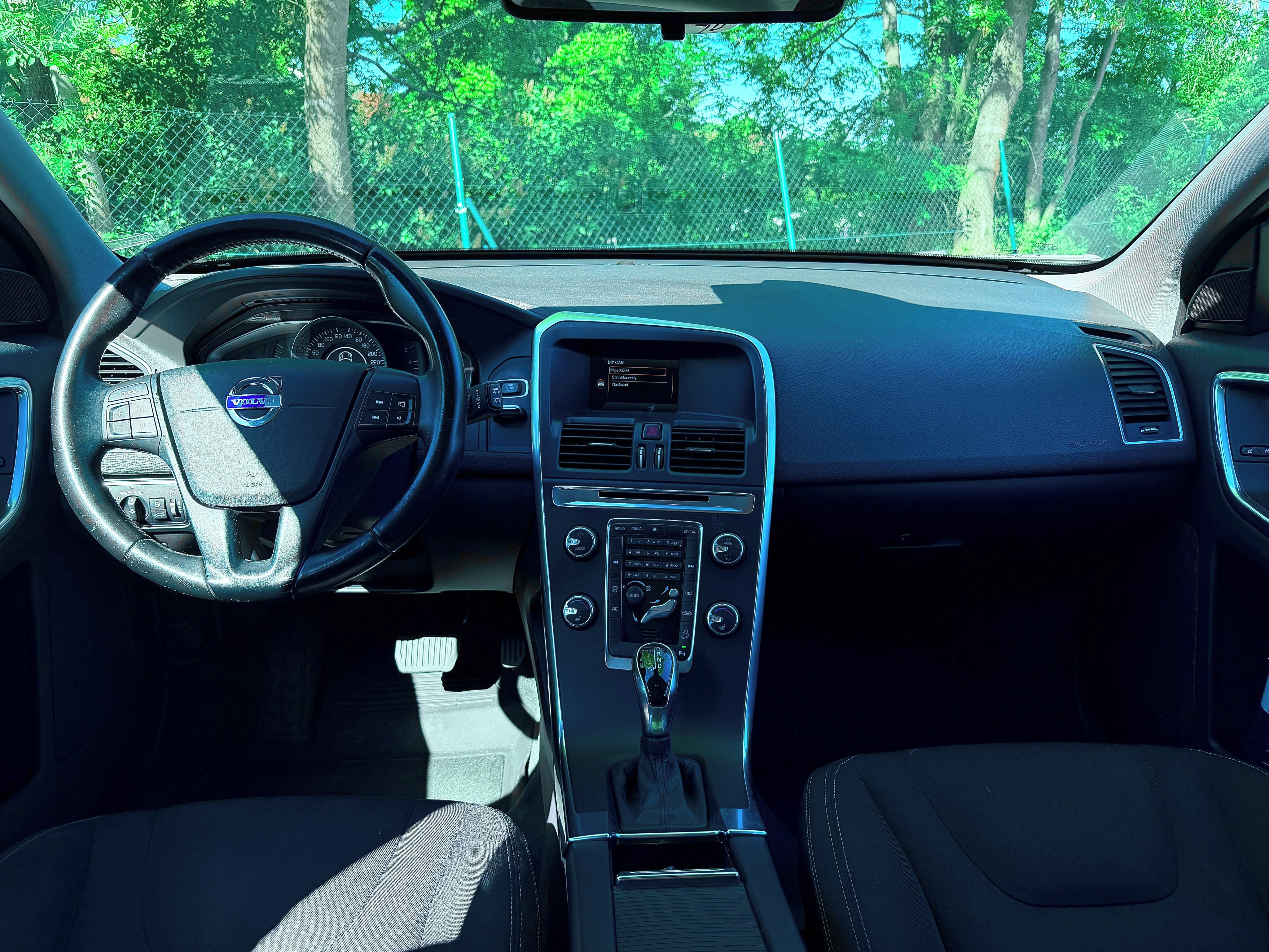 Volvo XC60, 2.4 D4 133 kW AWD (AUTOMAT) - fotka 5