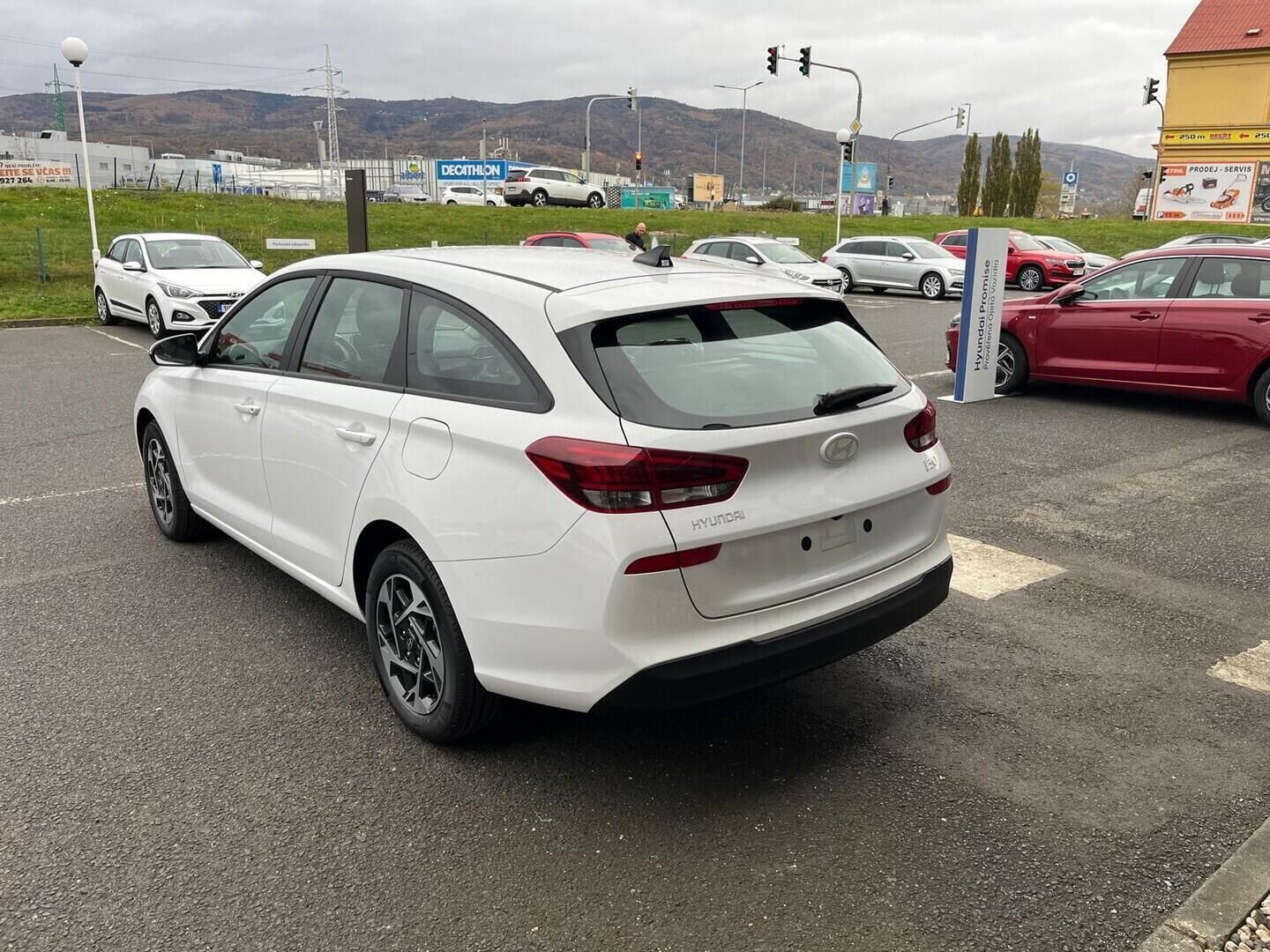 Hyundai i30, WG PD PE Comfort 1,0 T-GDI 74 - fotka 3