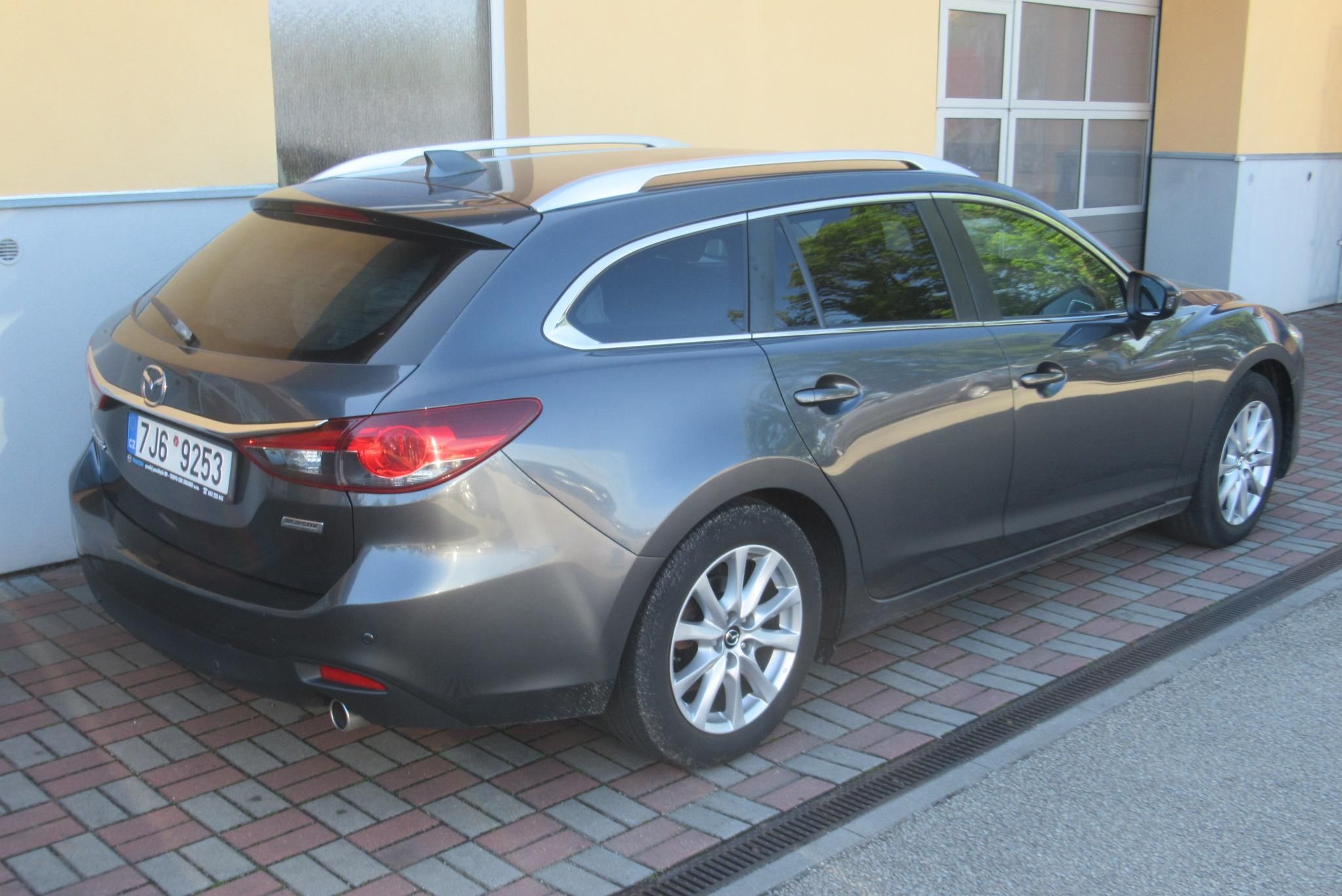 Mazda 6, 2.2 CD AUT. KLIMA SADA KOL - fotka 2