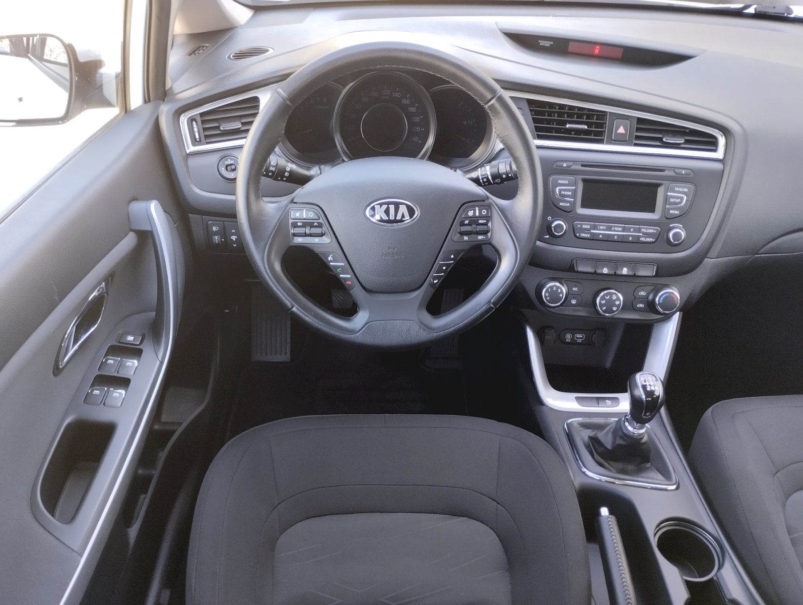 Kia Cee´d, 1.4 CVVT / 73kW COMFORT - fotka 5