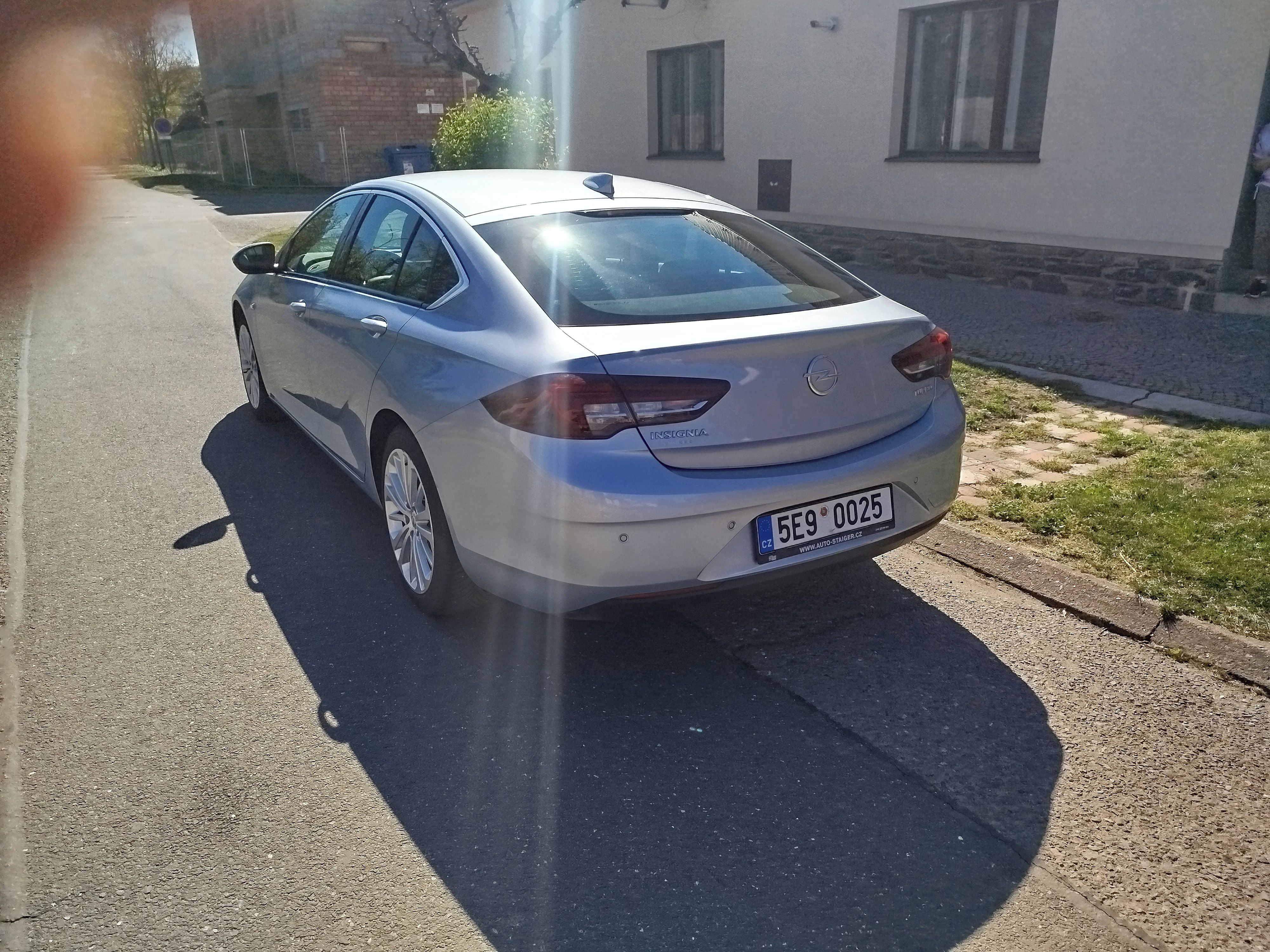 Opel Insignia - fotka 2