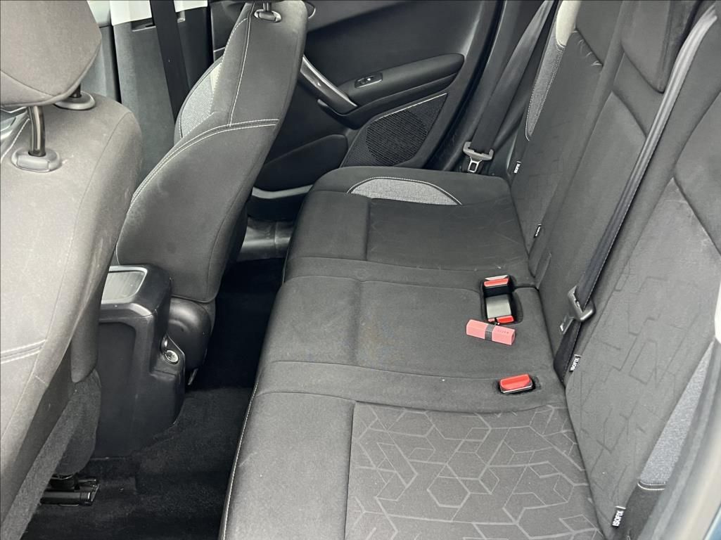 Peugeot 2008, 1,2 i Allure klima ALU - fotka 6