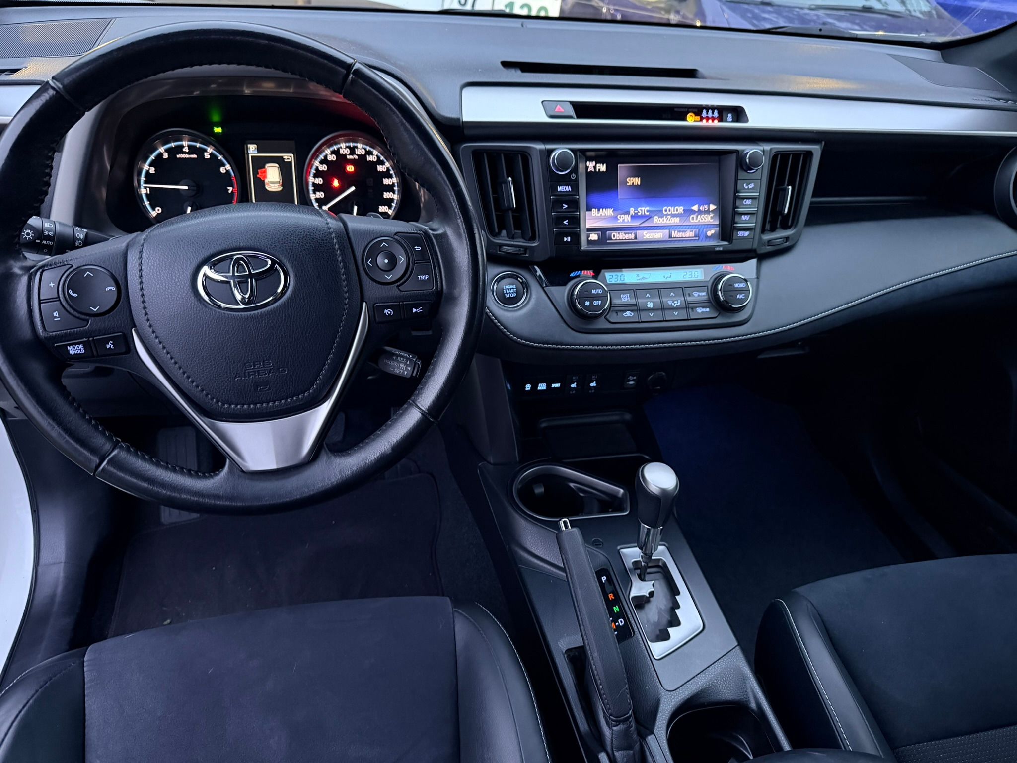 Toyota Rav4 - fotka 4