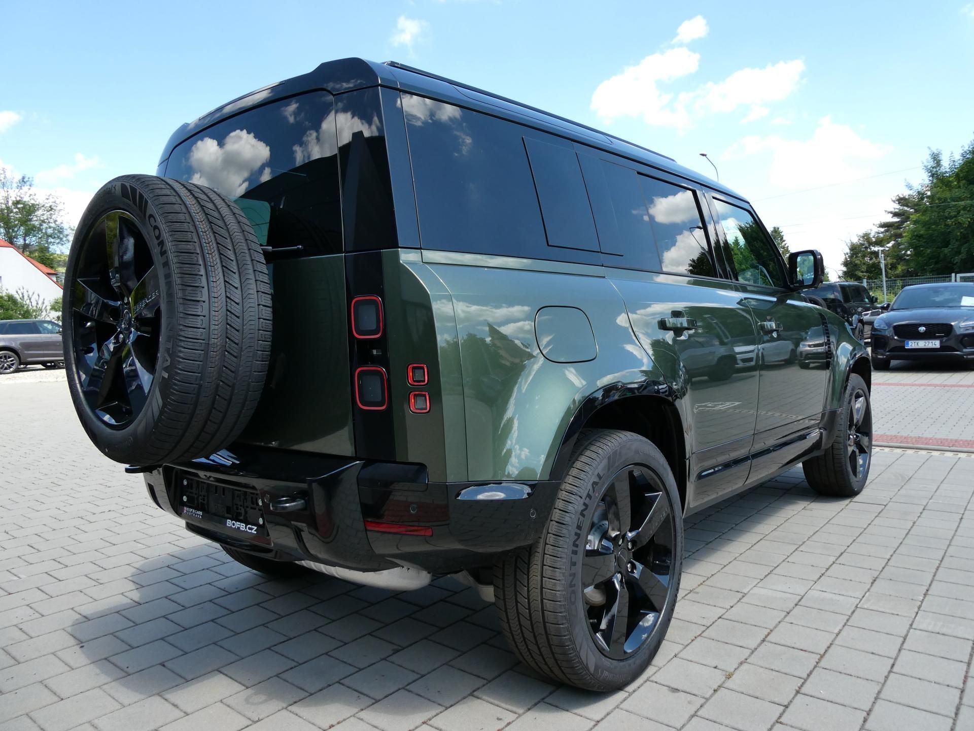 Land Rover Defender, 110 3,0 X-Dynamic SE D250 - fotka 6