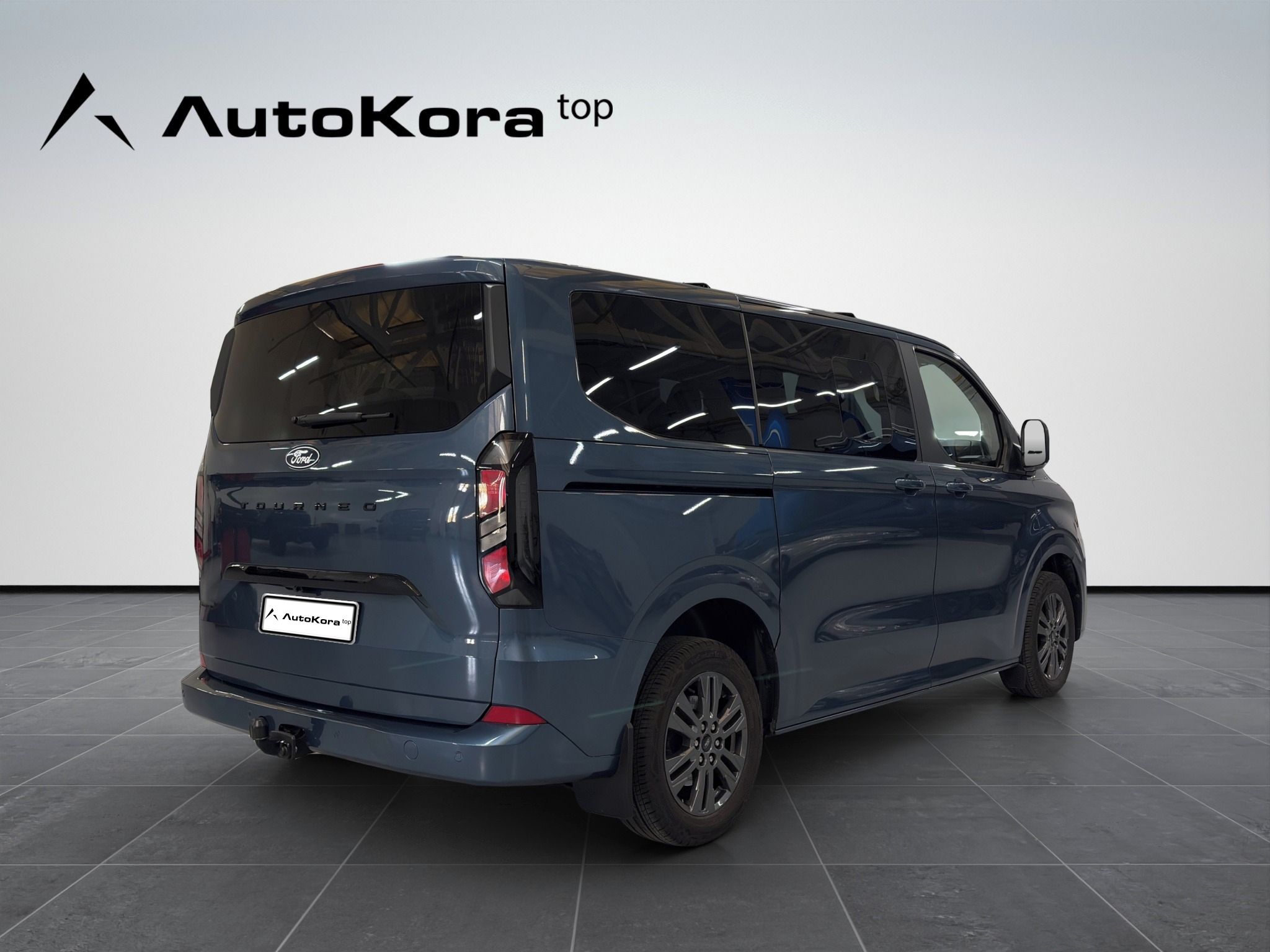 Ford Tourneo Custom, 2,0 EcoBlue Titanium L1 - fotka 4