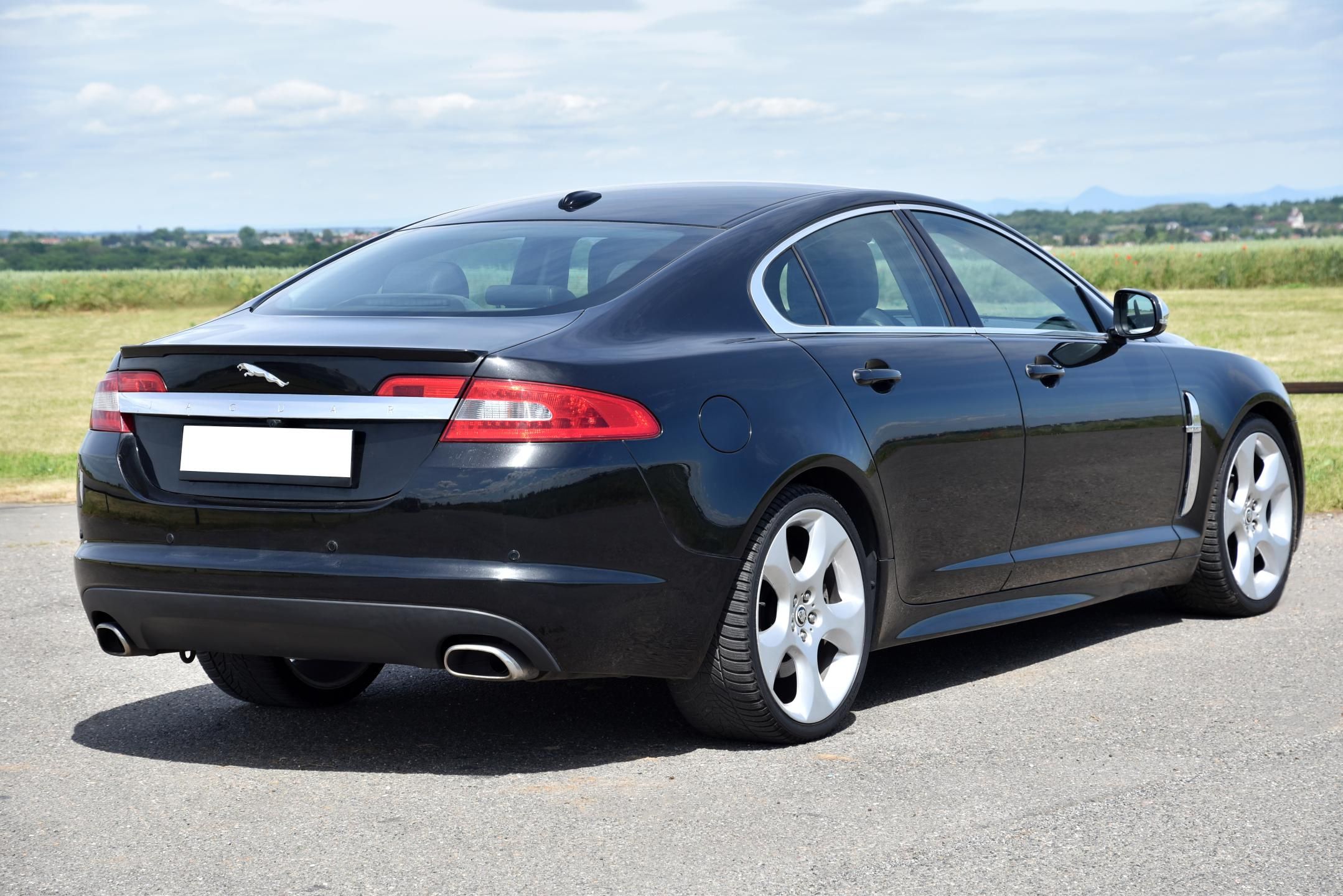 Jaguar XF, 3.0 V6 S 202 kW A/T,XENON,NAVI - fotka 4