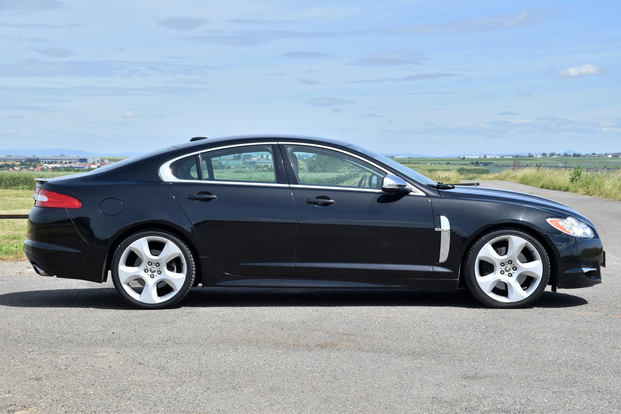 Jaguar XF, 3.0 V6 S 202 kW A/T,XENON,NAVI - fotka 5