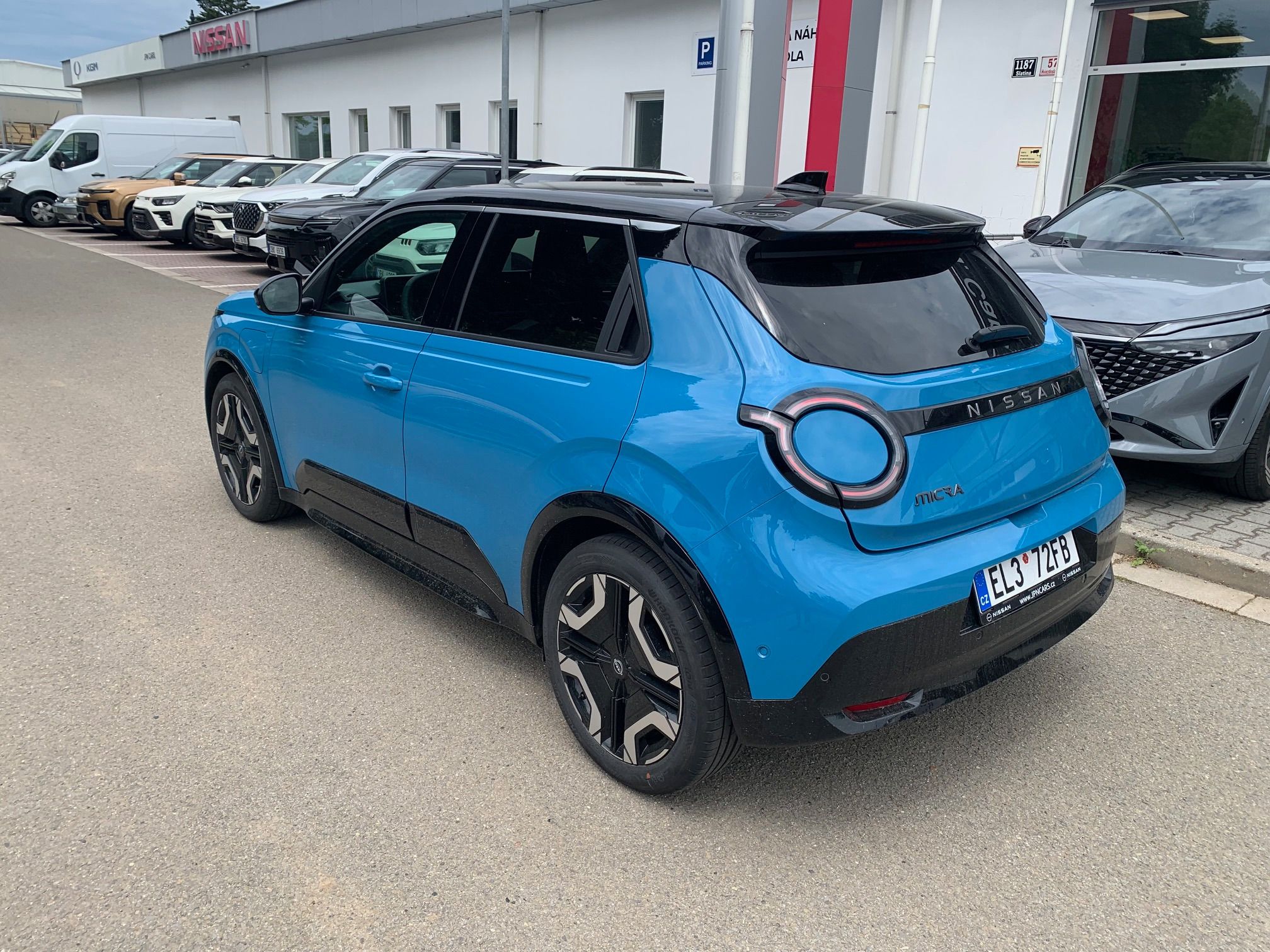 Nissan Micra, EVOLVE 52kWh + Two-tone - fotka 6