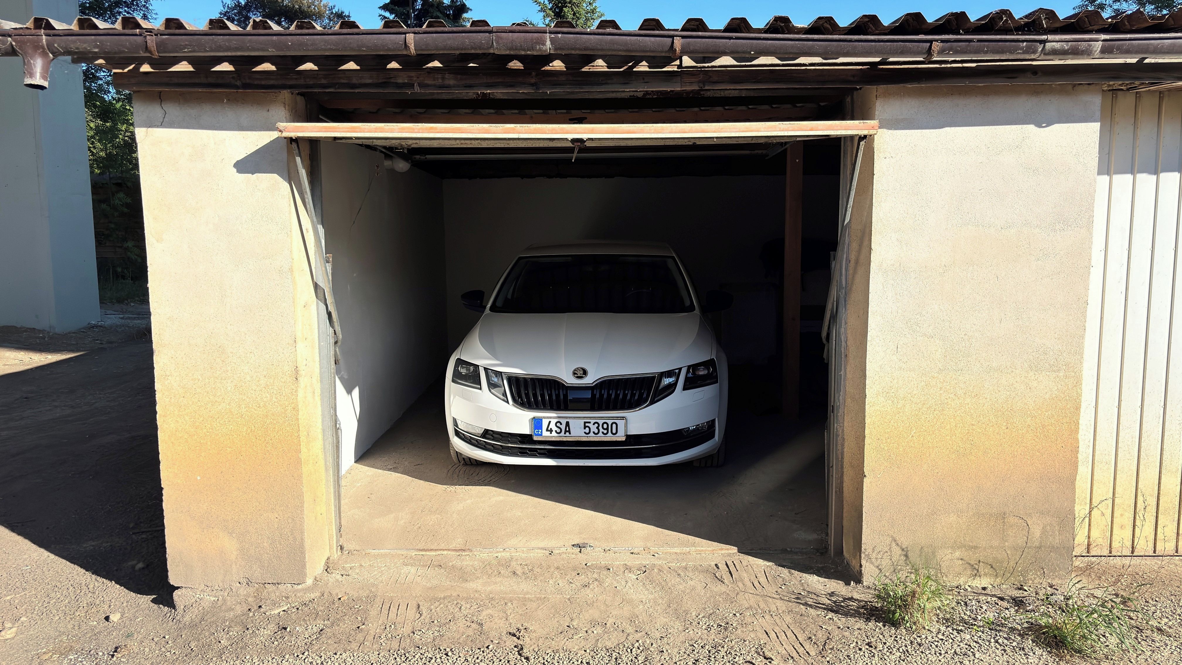 Škoda Octavia, 2.0 TDI, Style, 4x4, ČR, 1.maj - fotka 2