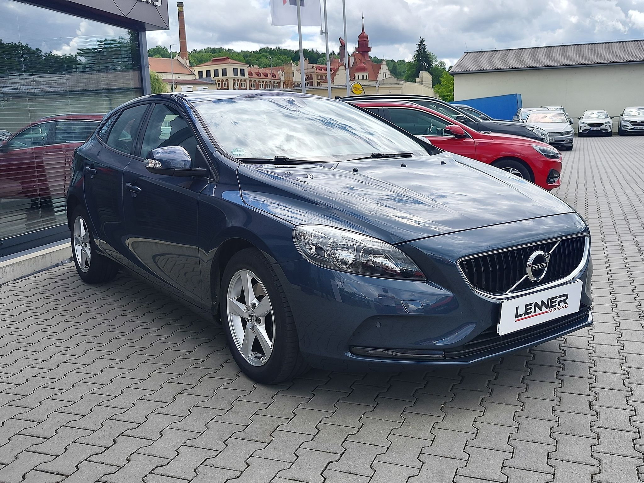 Volvo V40, 2.0i/90kW kinetic - fotka 3