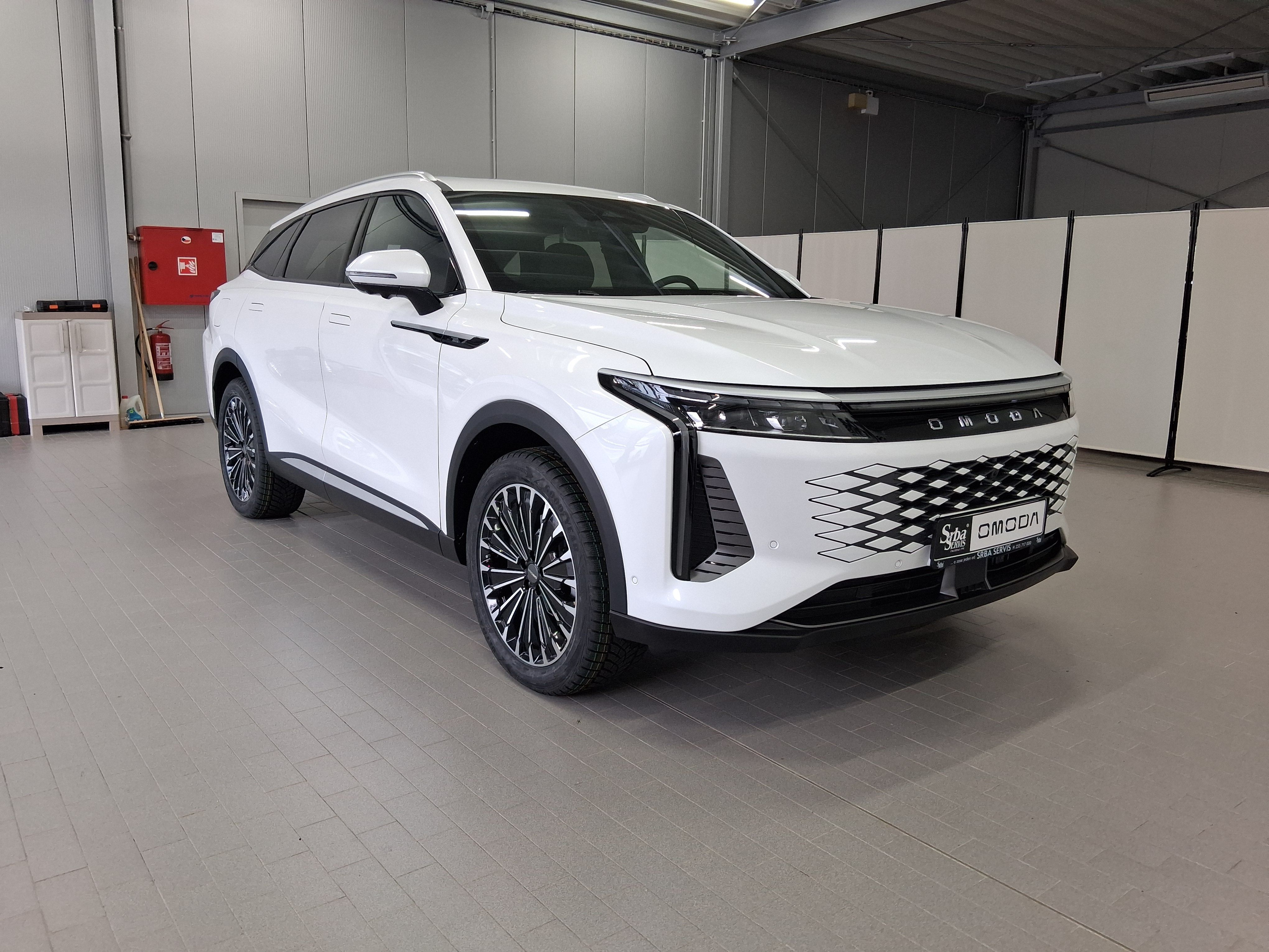 Omoda 9, Premium 1.5TGDI PHEV AWD - fotka 2