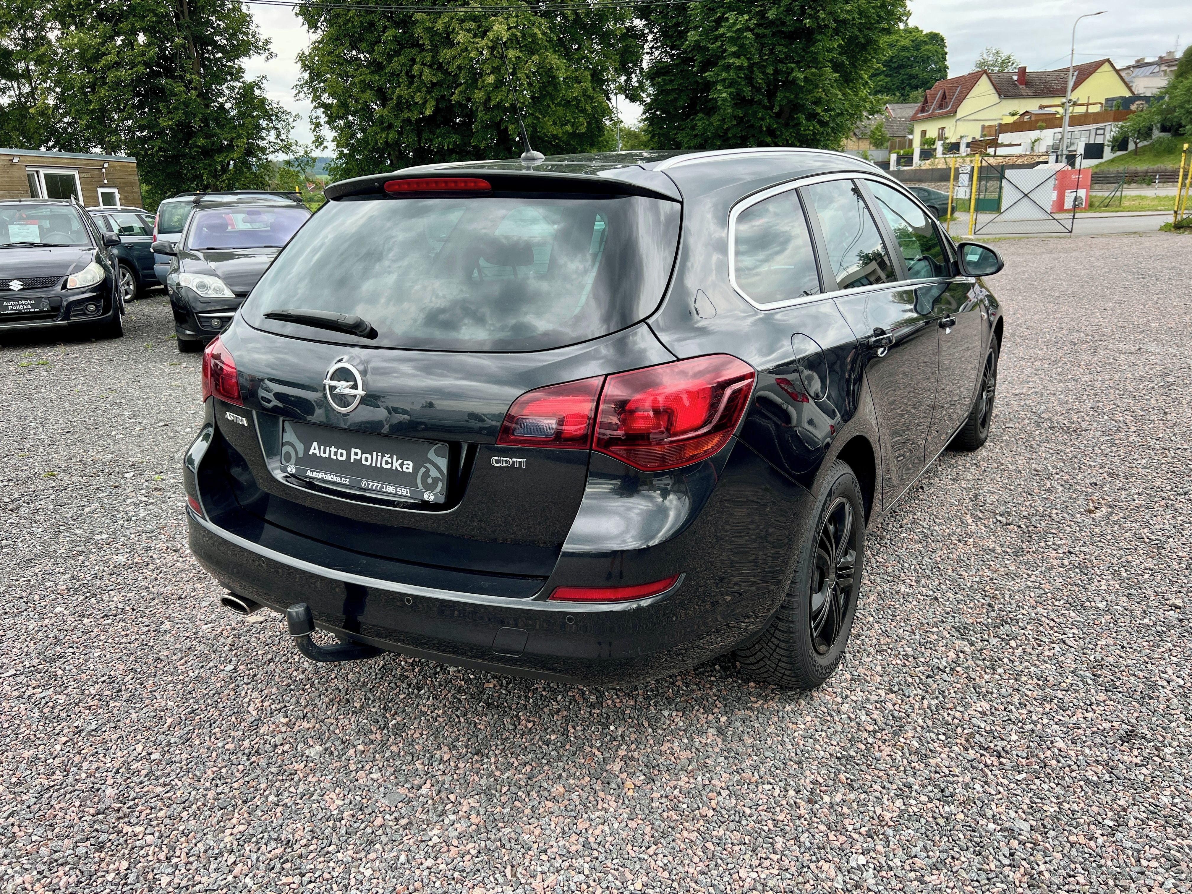 Opel Astra, 2.0d 121 kW Xenon,Webasto - fotka 5