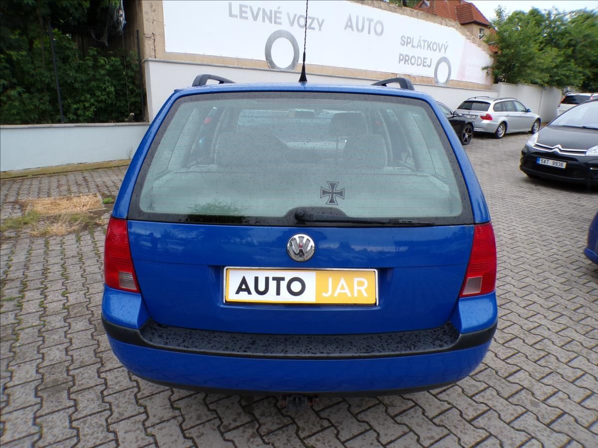 Volkswagen Golf, 2,0 i  TAŽNÉ ZAŘÍZENÍ - fotka 6