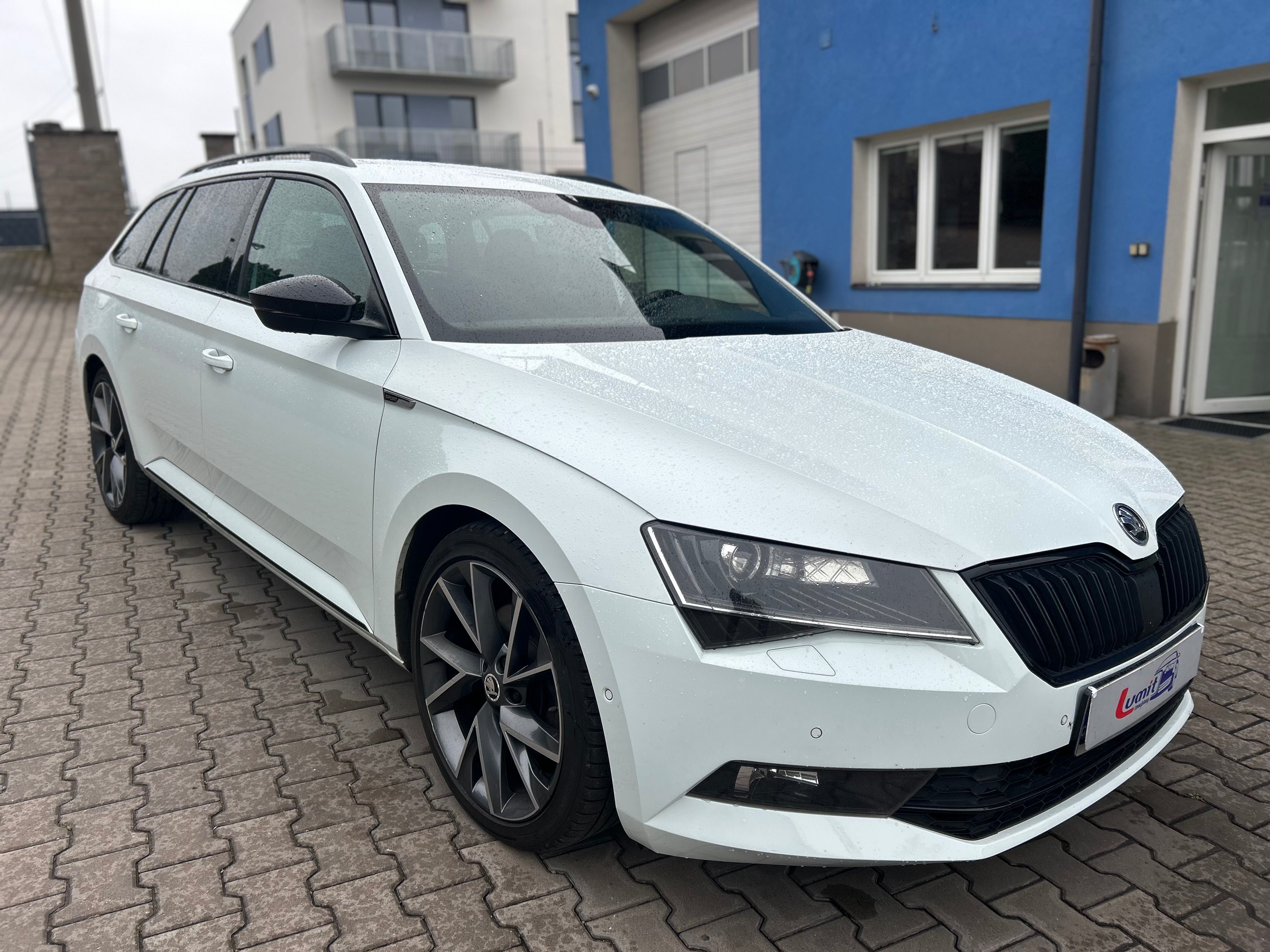 Škoda Superb - fotka 3