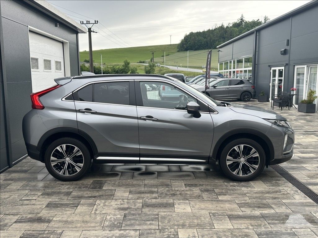 Mitsubishi Eclipse Cross, 2,2 DI-D 148PS Spirit+ A/T 4x4 - fotka 6