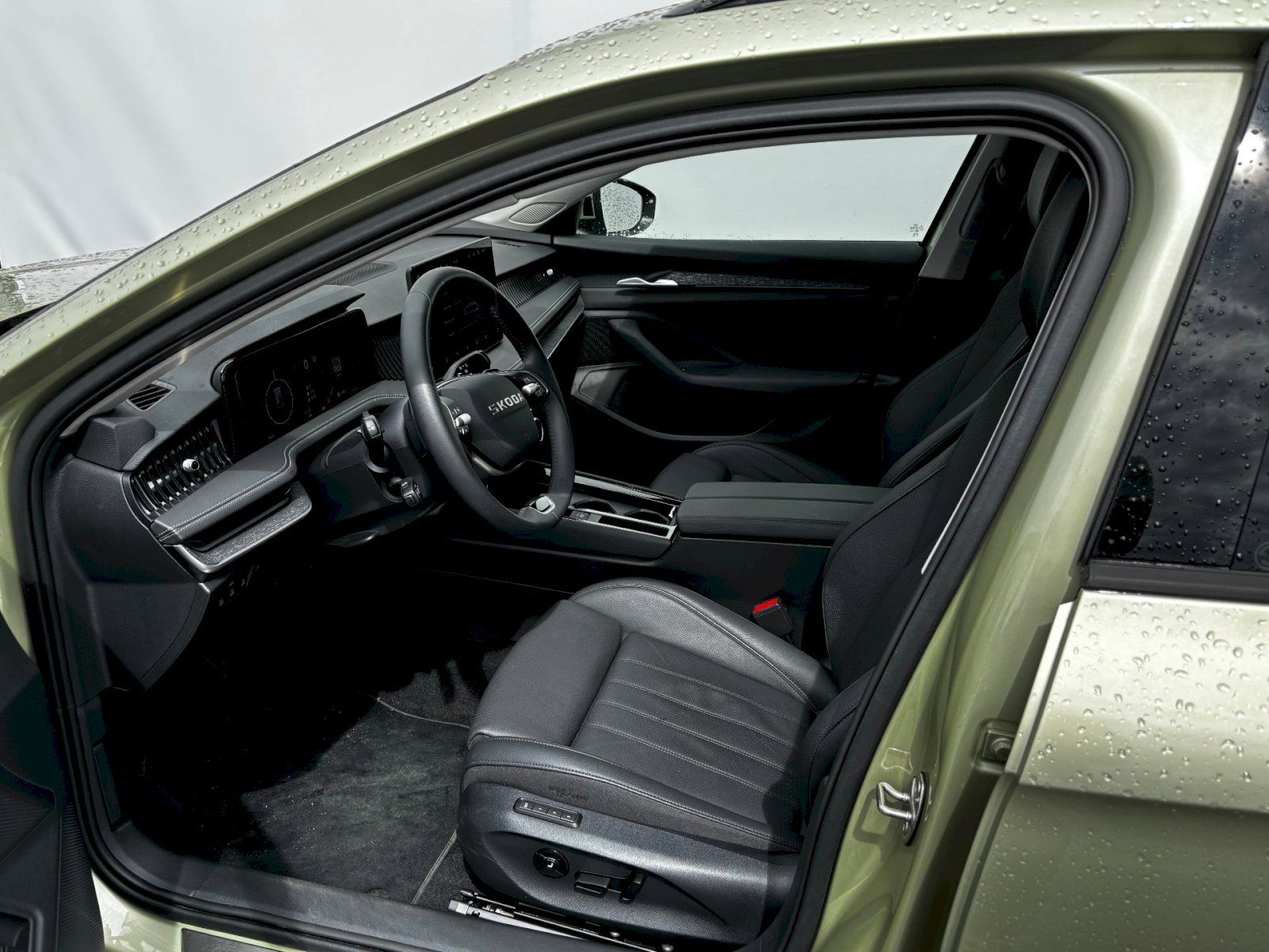 Škoda Superb, Laurin & Klement 1.5 TSI iV / - fotka 6