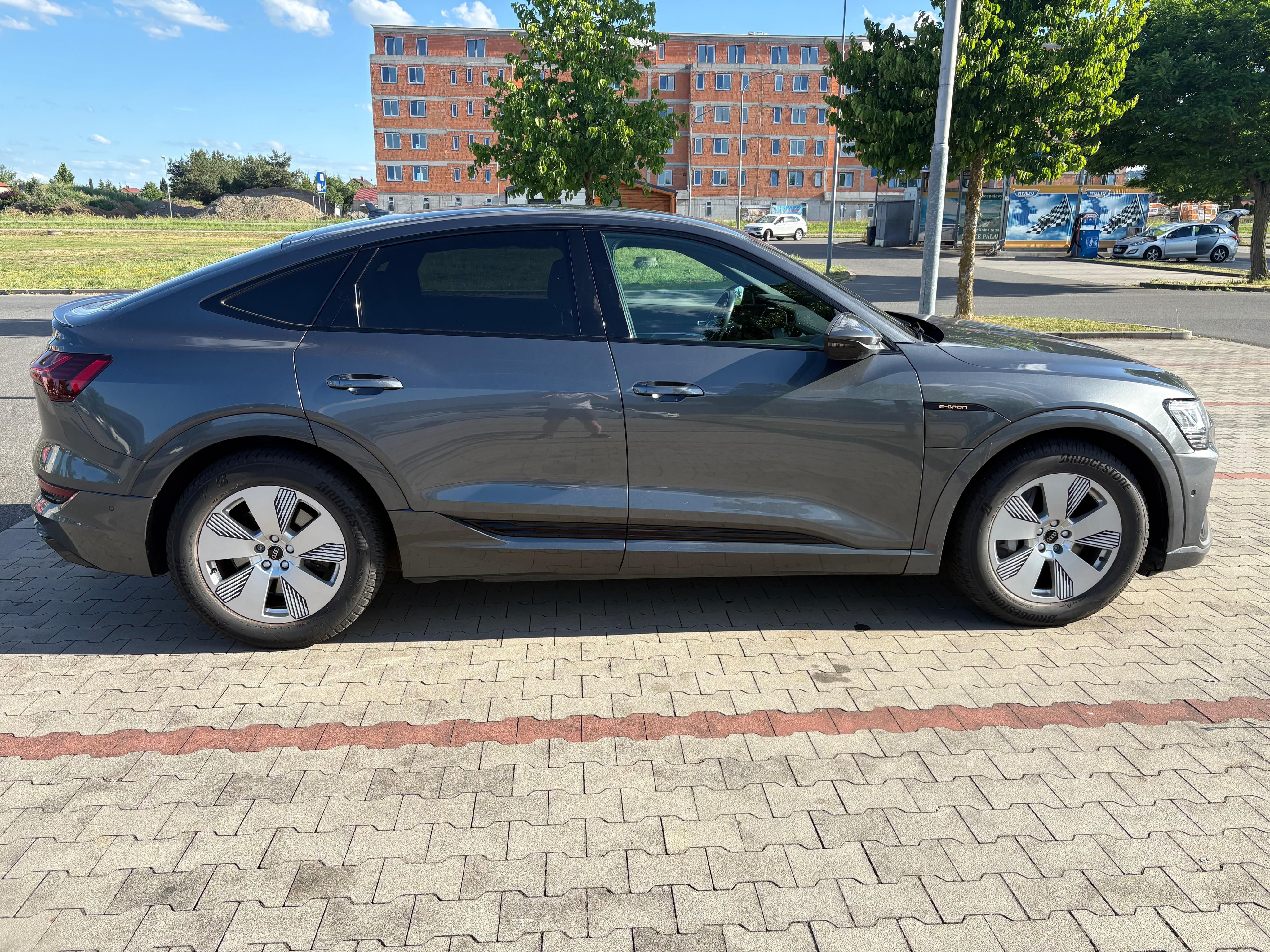 Audi e-tron, Audi Etron Sportback 50 - fotka 2