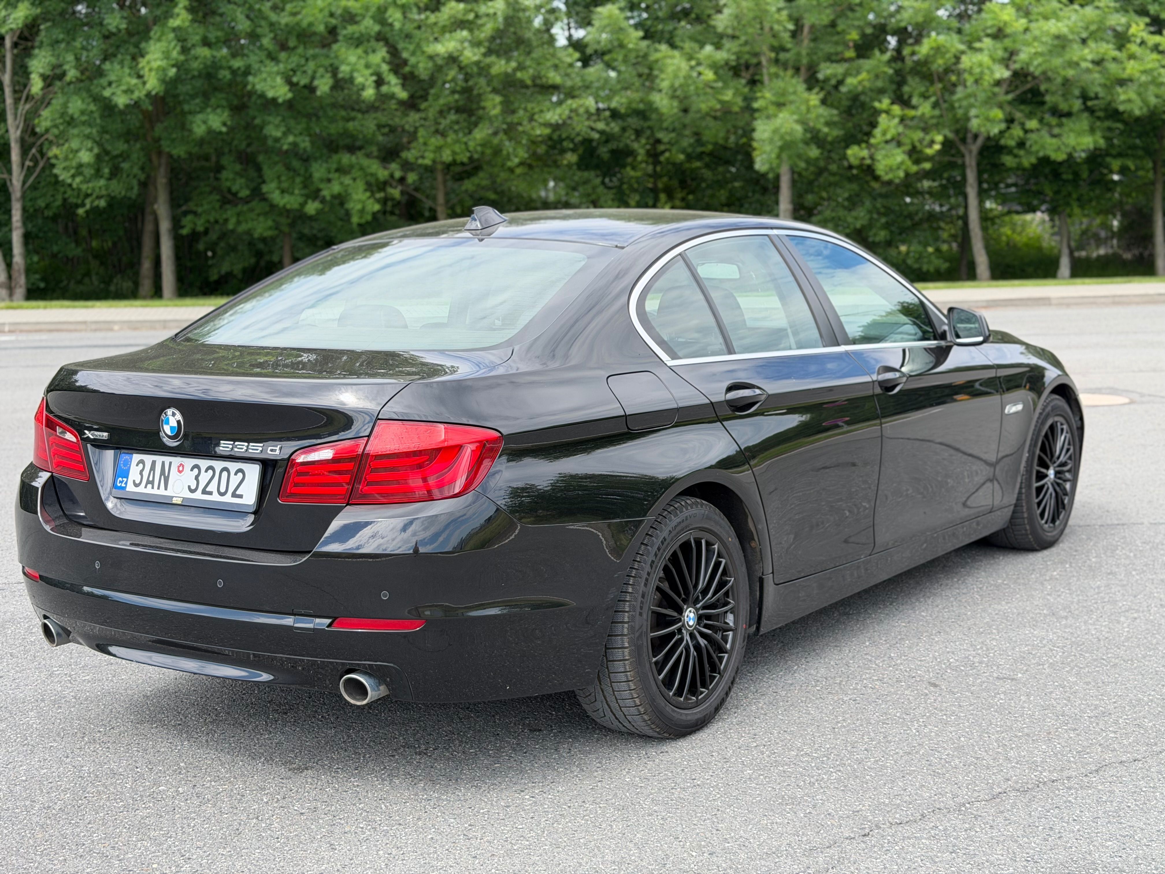 BMW Řada 5, 535D Xdrive 230kW - fotka 4