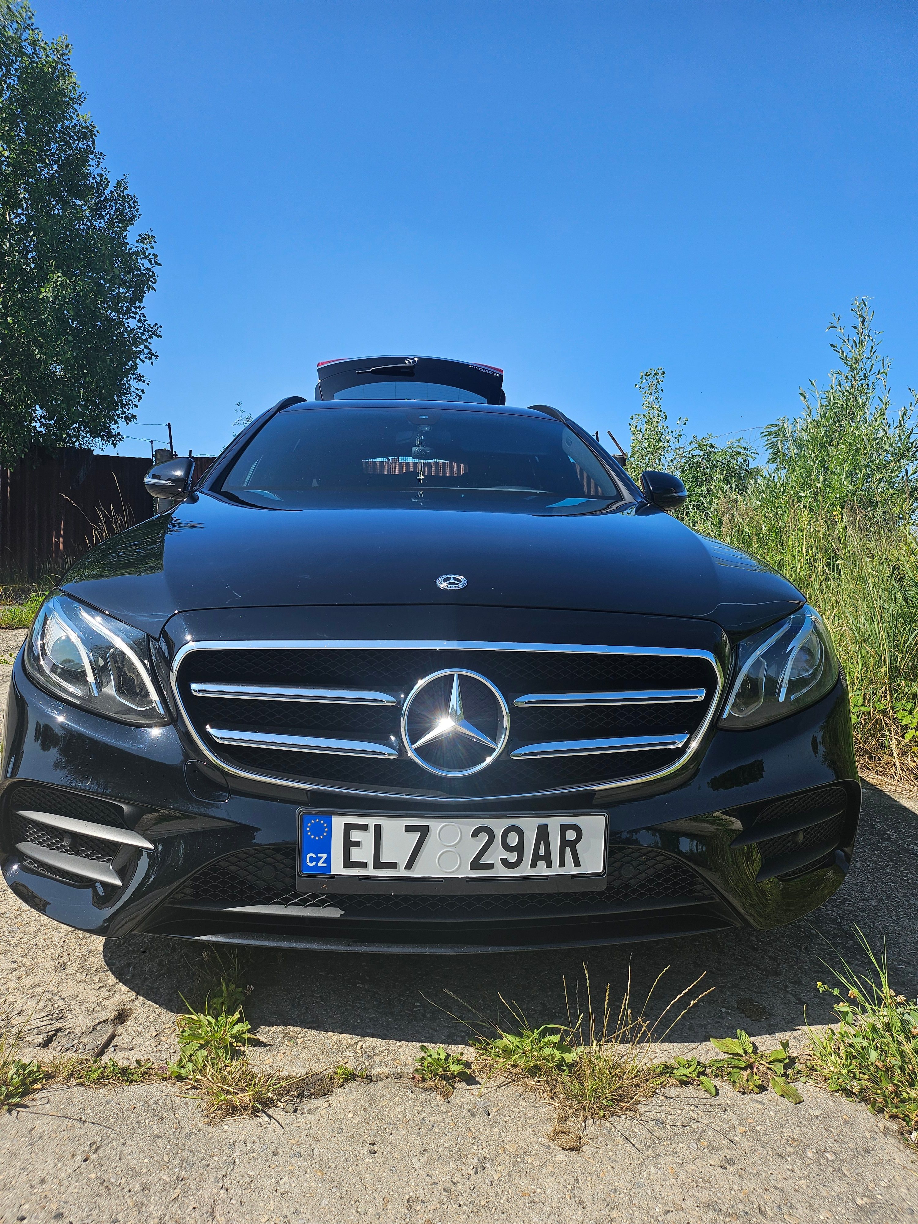 Mercedes-Benz Třídy E, Mercedes E300de,garážováno,TOP - fotka 5