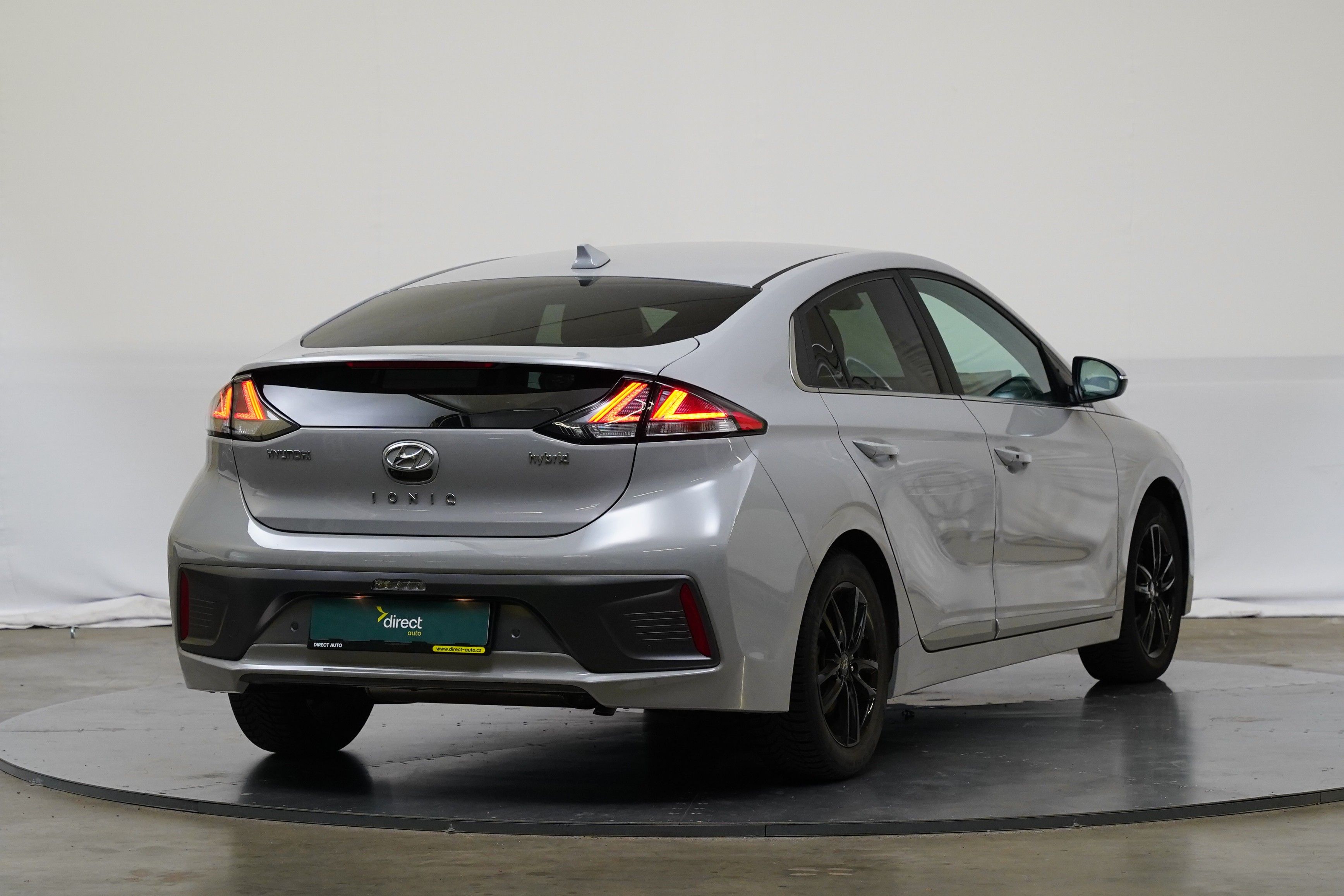 Hyundai Ioniq, 1.6 GDI Hybrid 77kW Style - fotka 3