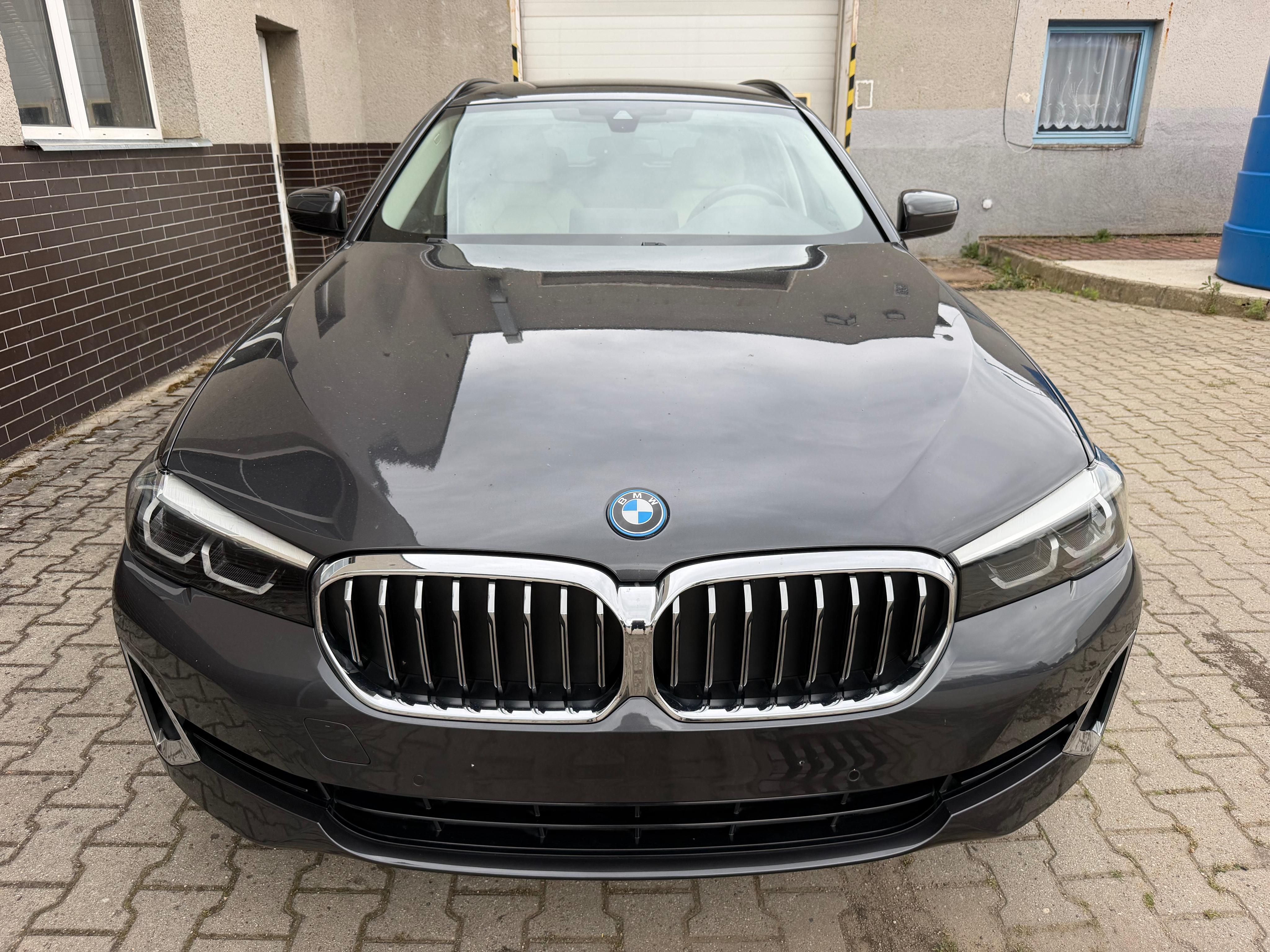 BMW Řada 5, 530e xDrive - fotka 5