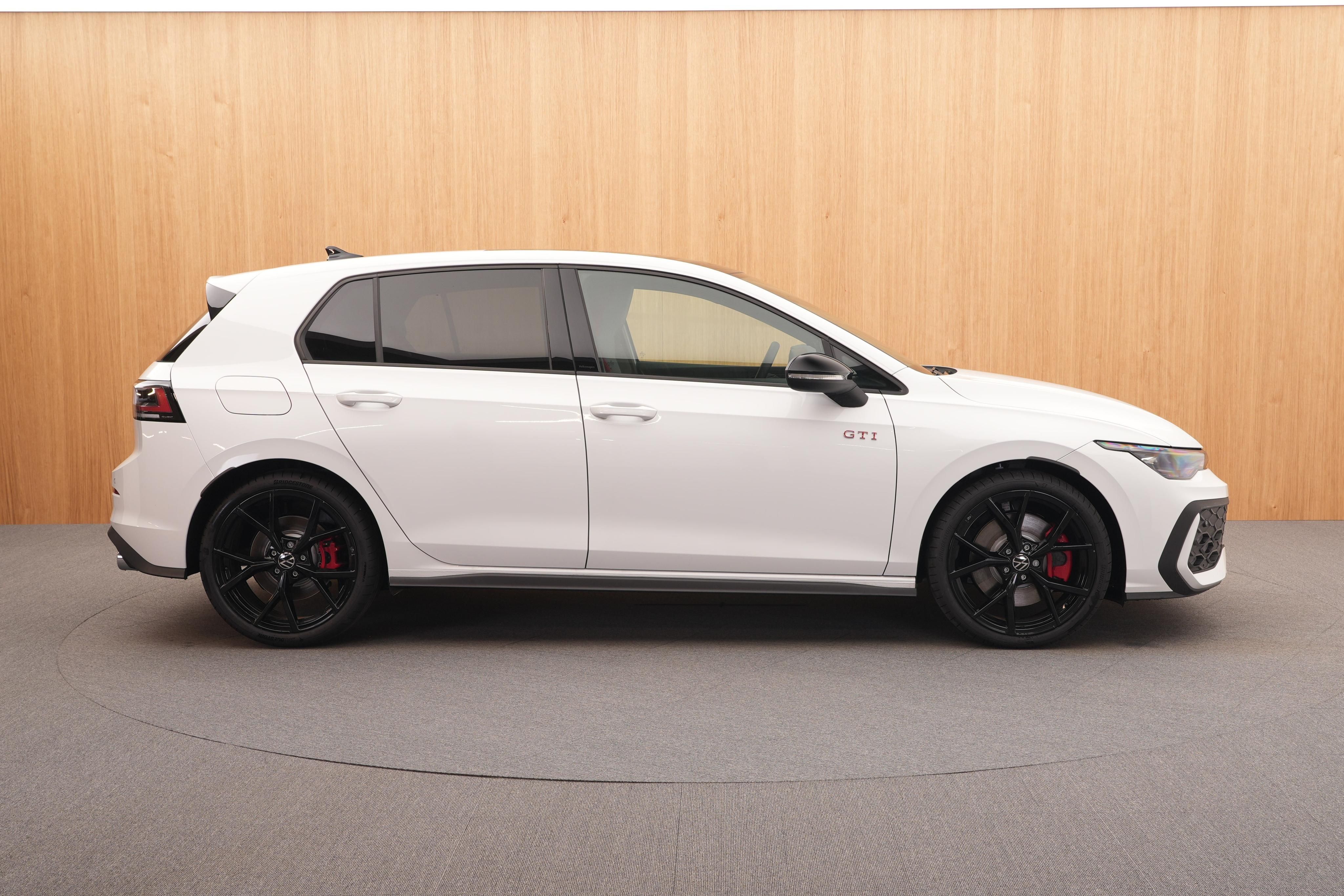 Volkswagen Golf, GTI 2.0 TSI DSG - fotka 5
