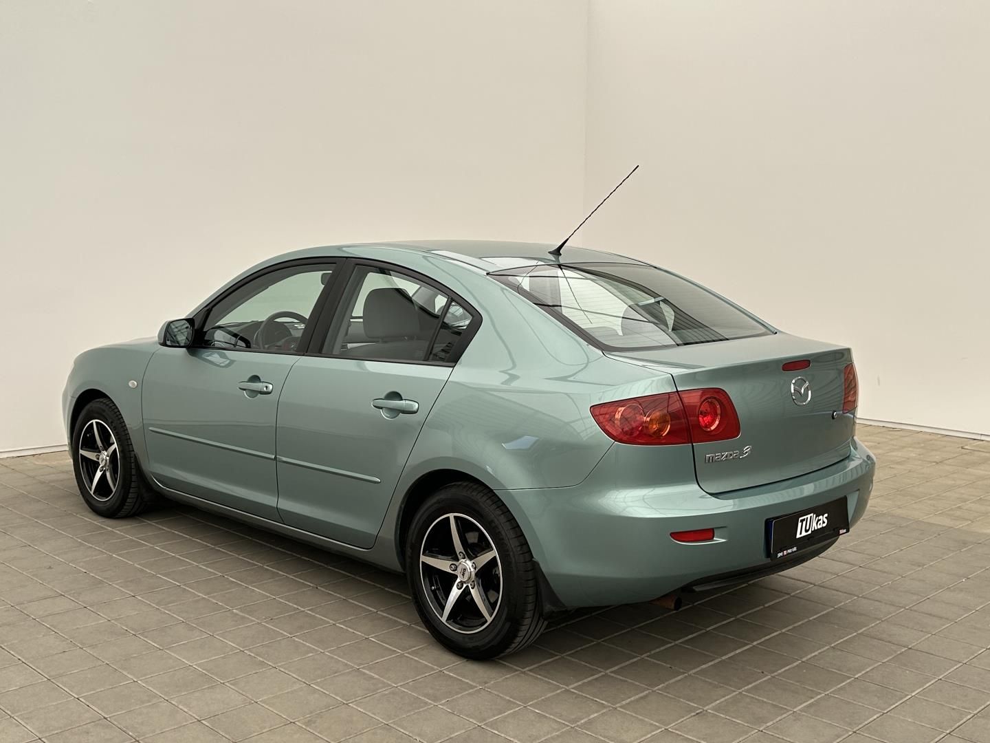 Mazda 3, 1.6i 77kW . - fotka 3