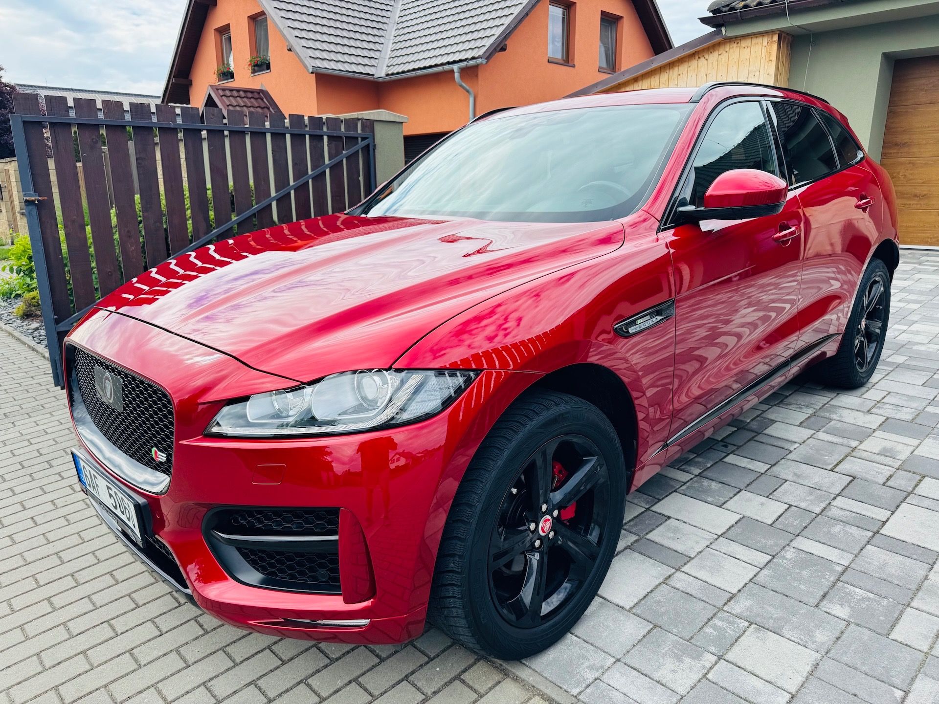 Jaguar F-Pace, 2.0d S-sport ČR !!85.000km!! - fotka 6