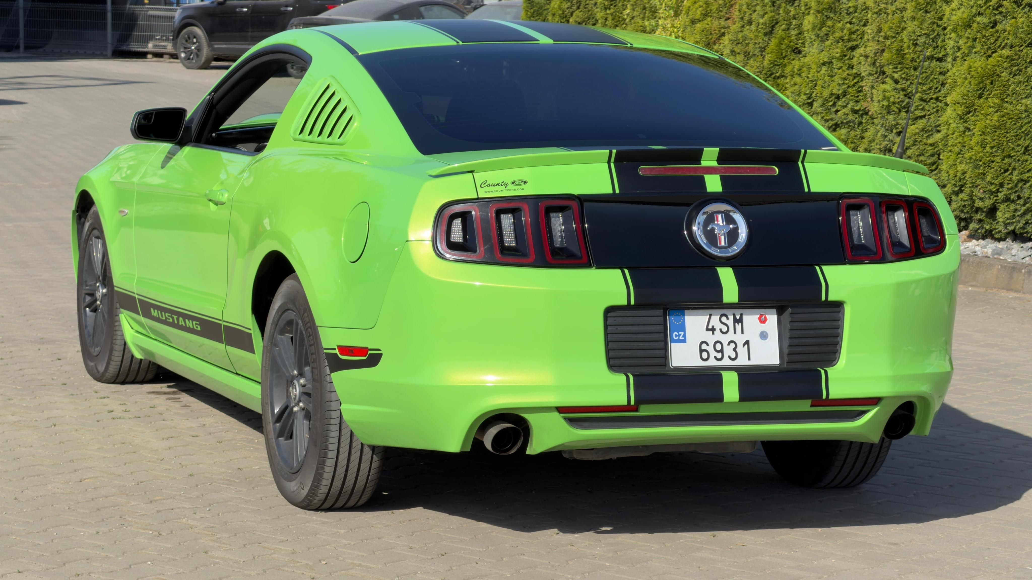 Ford Mustang, 3.7L Automatic - fotka 5