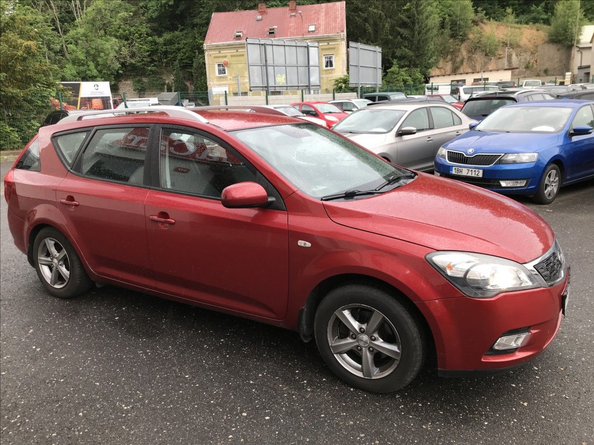 Kia Cee´d, 1,6 i 91kW Combi - fotka 5