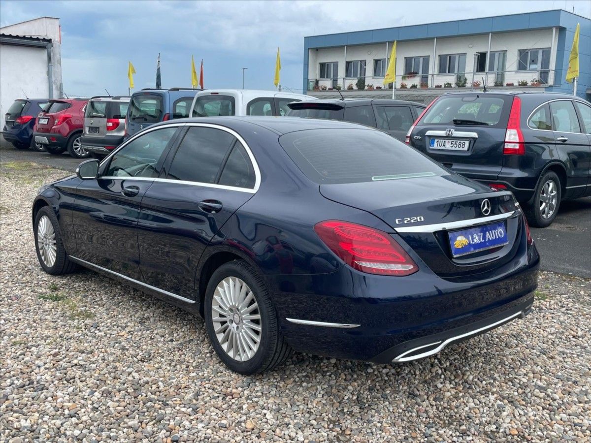 Mercedes-Benz Třídy C, 2,2 220 CDi - fotka 4