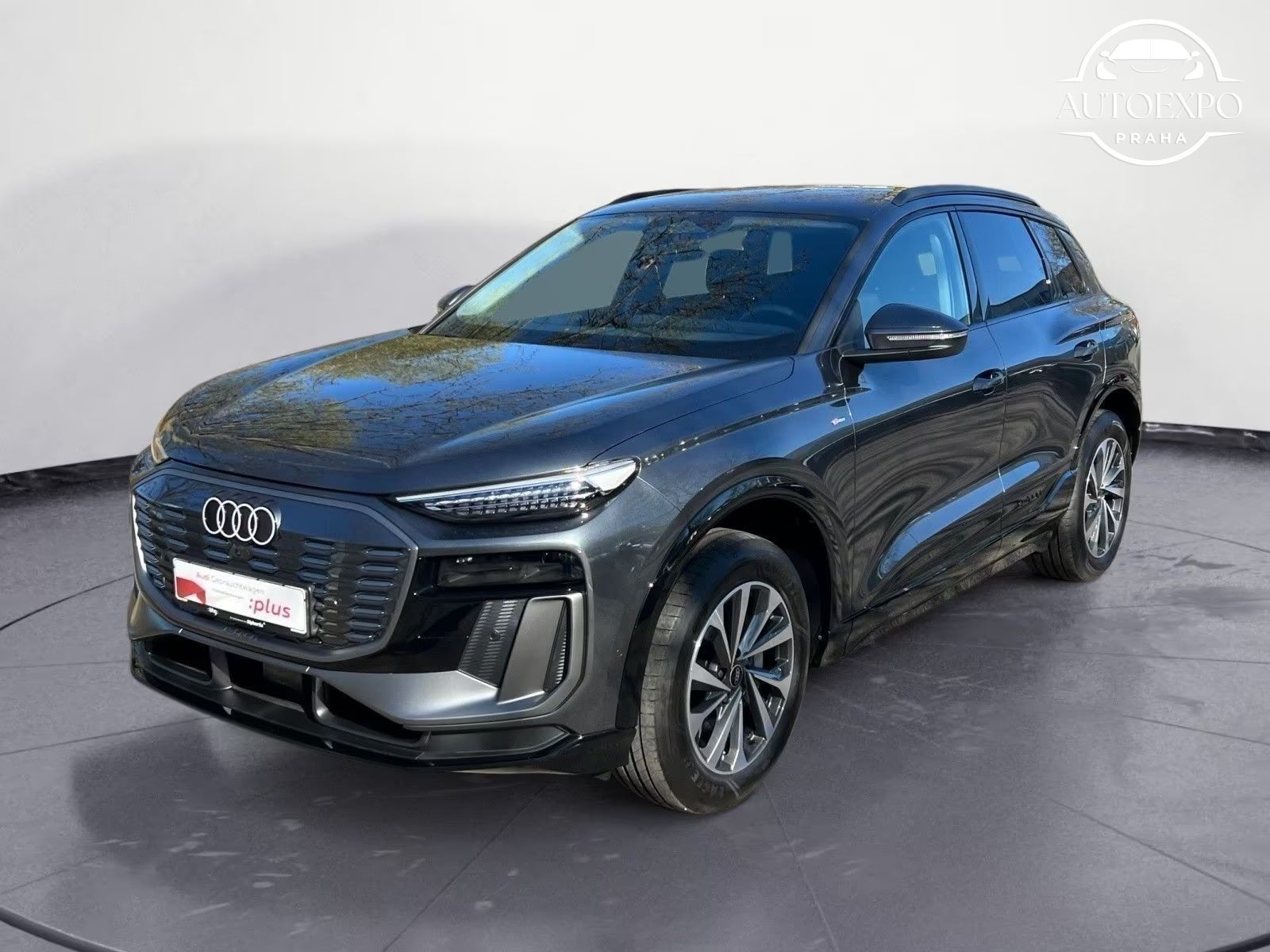 Audi Q6 e-tron, S-LINE