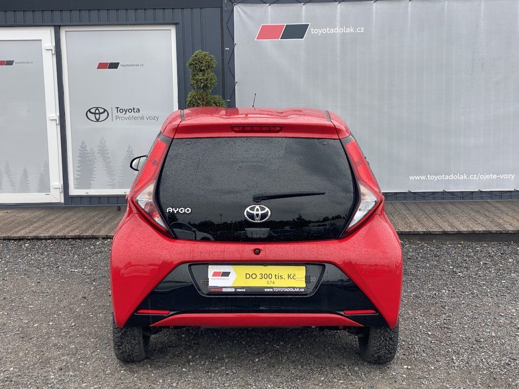 Toyota Aygo, 1.0i, ČR, X-play, automat - fotka 5