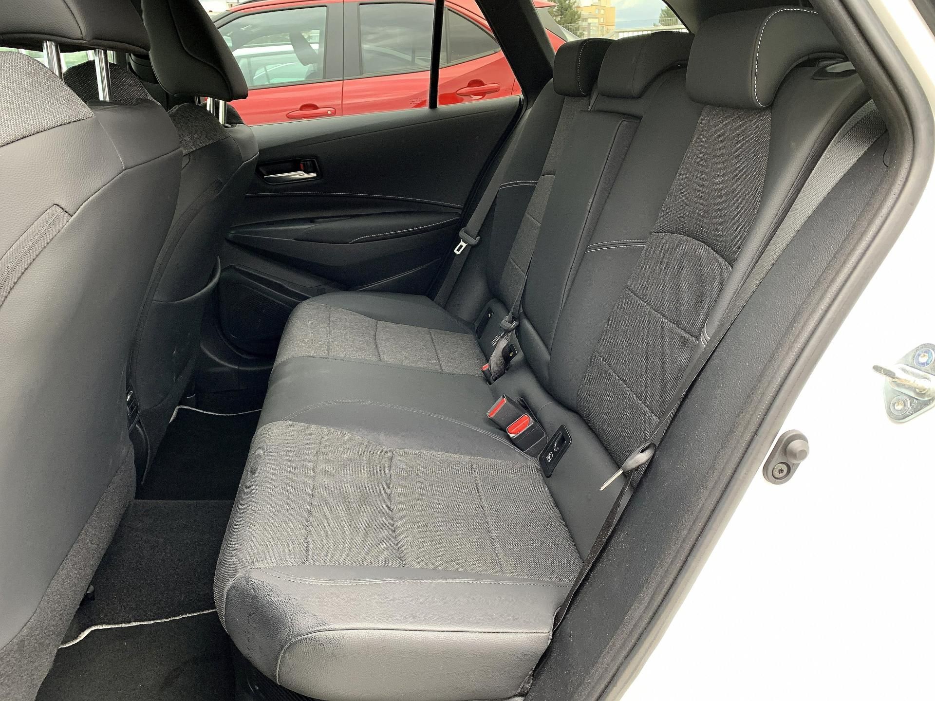 Toyota Corolla, TS STYLE 1.8 HEV 103kW e-CVT - fotka 6