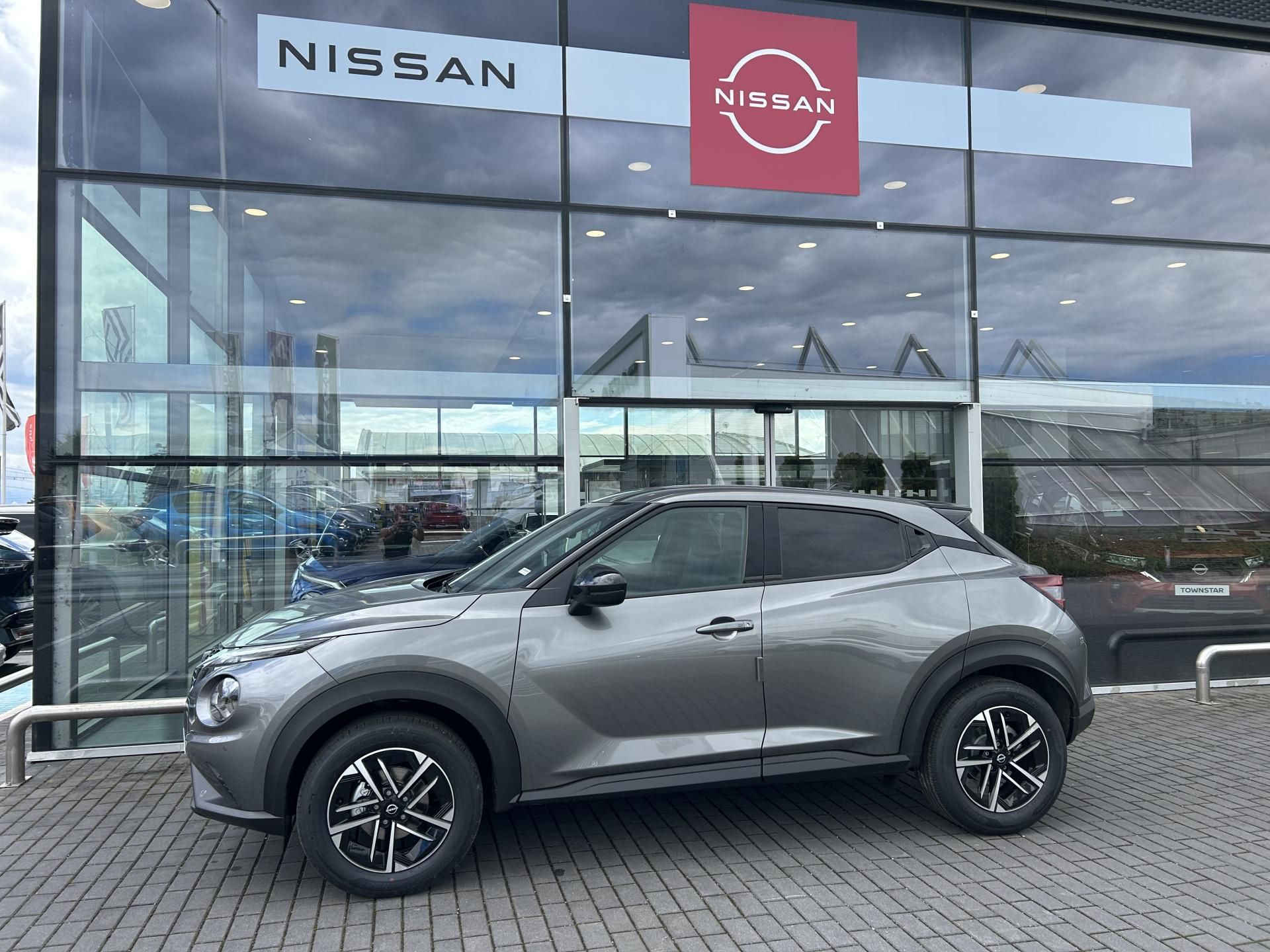 Nissan Juke, 1.0 DIG-T 114 Autom N-CONNECTA - fotka 3