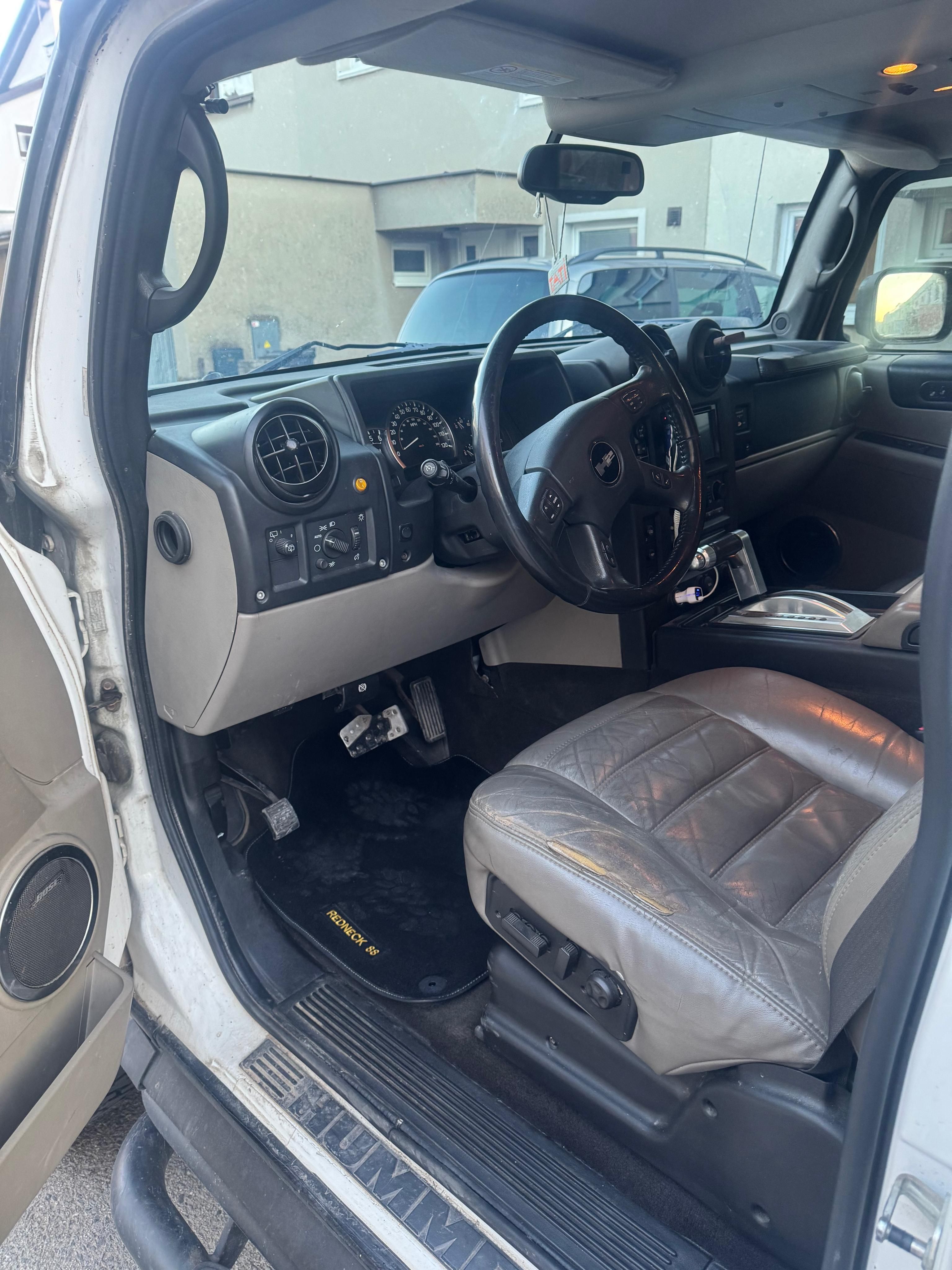 Hummer H2, Hummer 6.0 bez plynu po serisu - fotka 3