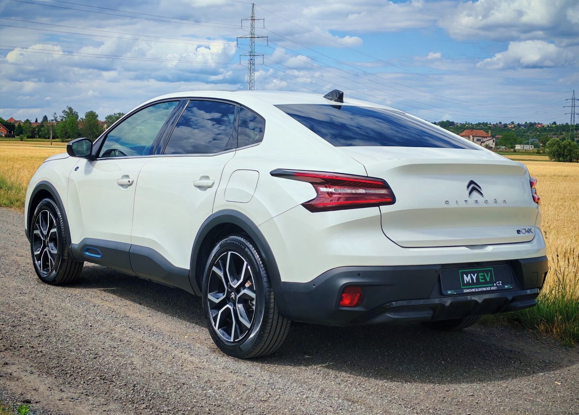 Citroën ë-C4 X, 50kWh, MAX VÝBAVA, SOH 99% - fotka 5