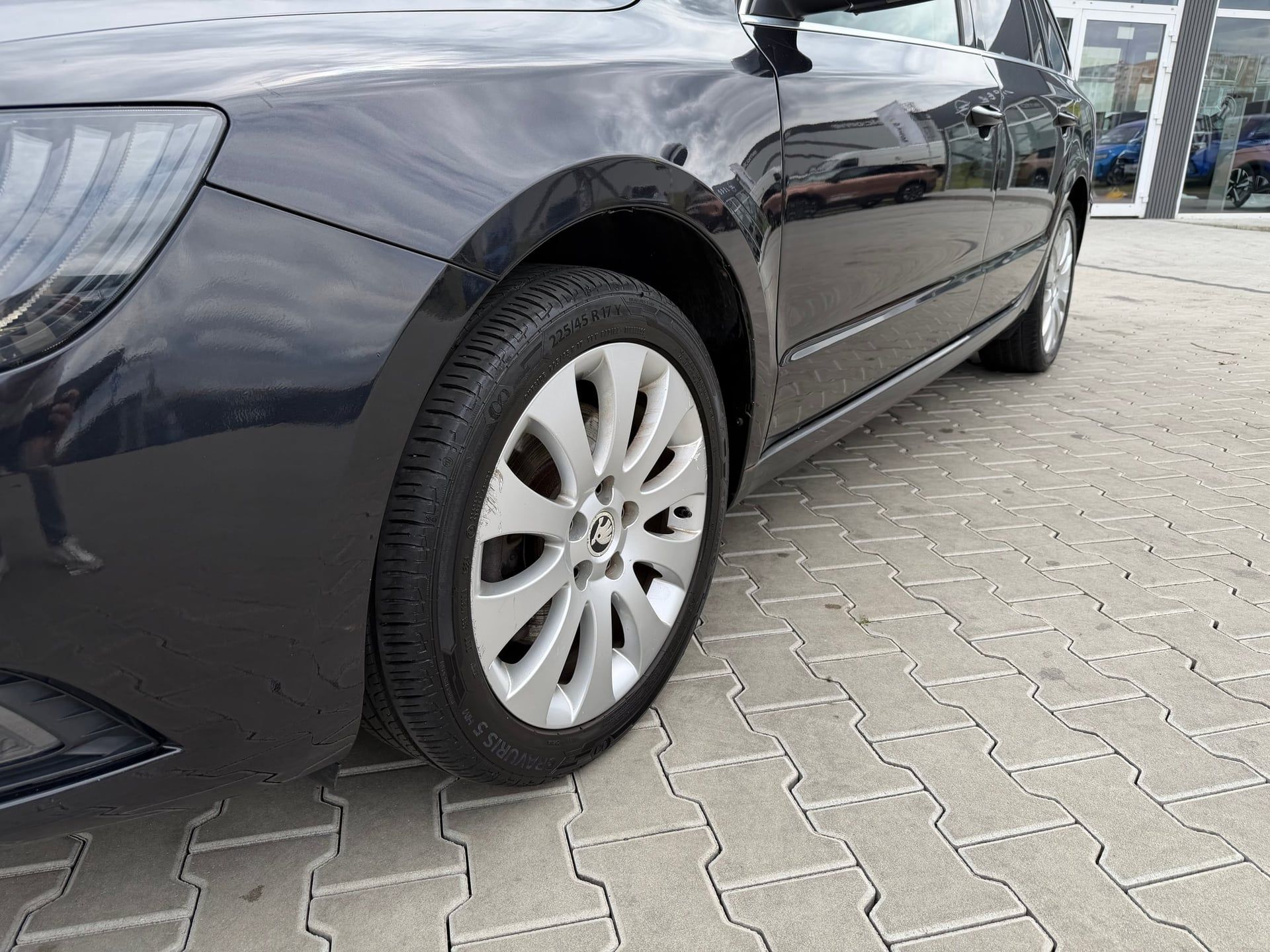 Škoda Superb, Combi/2.0TDI/4x4/DSG/Elegance - fotka 4