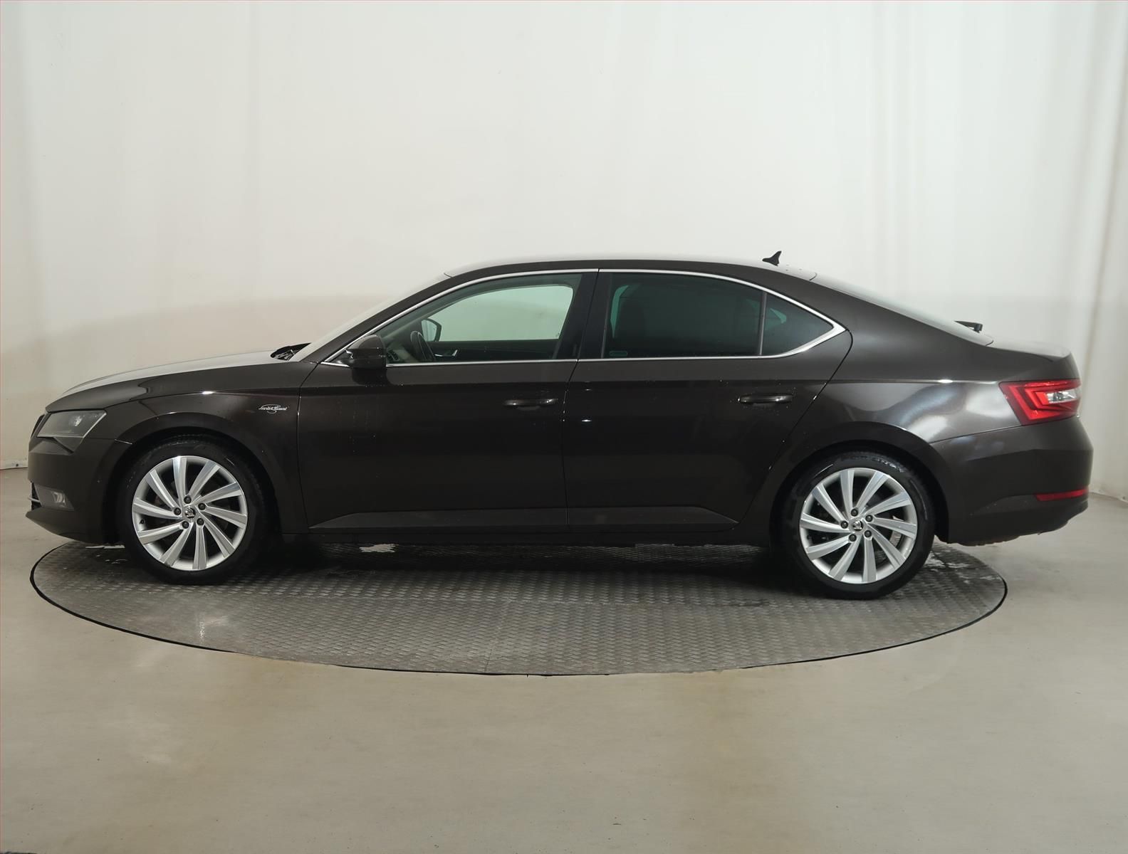 Škoda Superb, 2.0 TDI, Automat, Serv.kniha - fotka 3