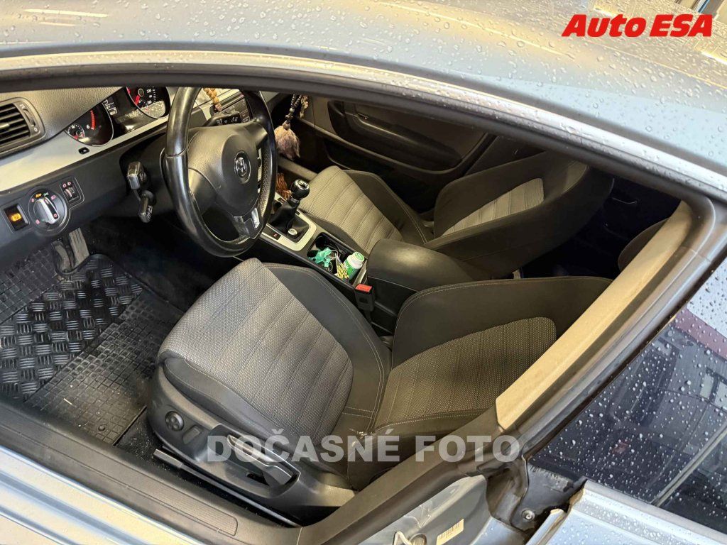 Volkswagen Passat CC, 2.0 TDi - fotka 3