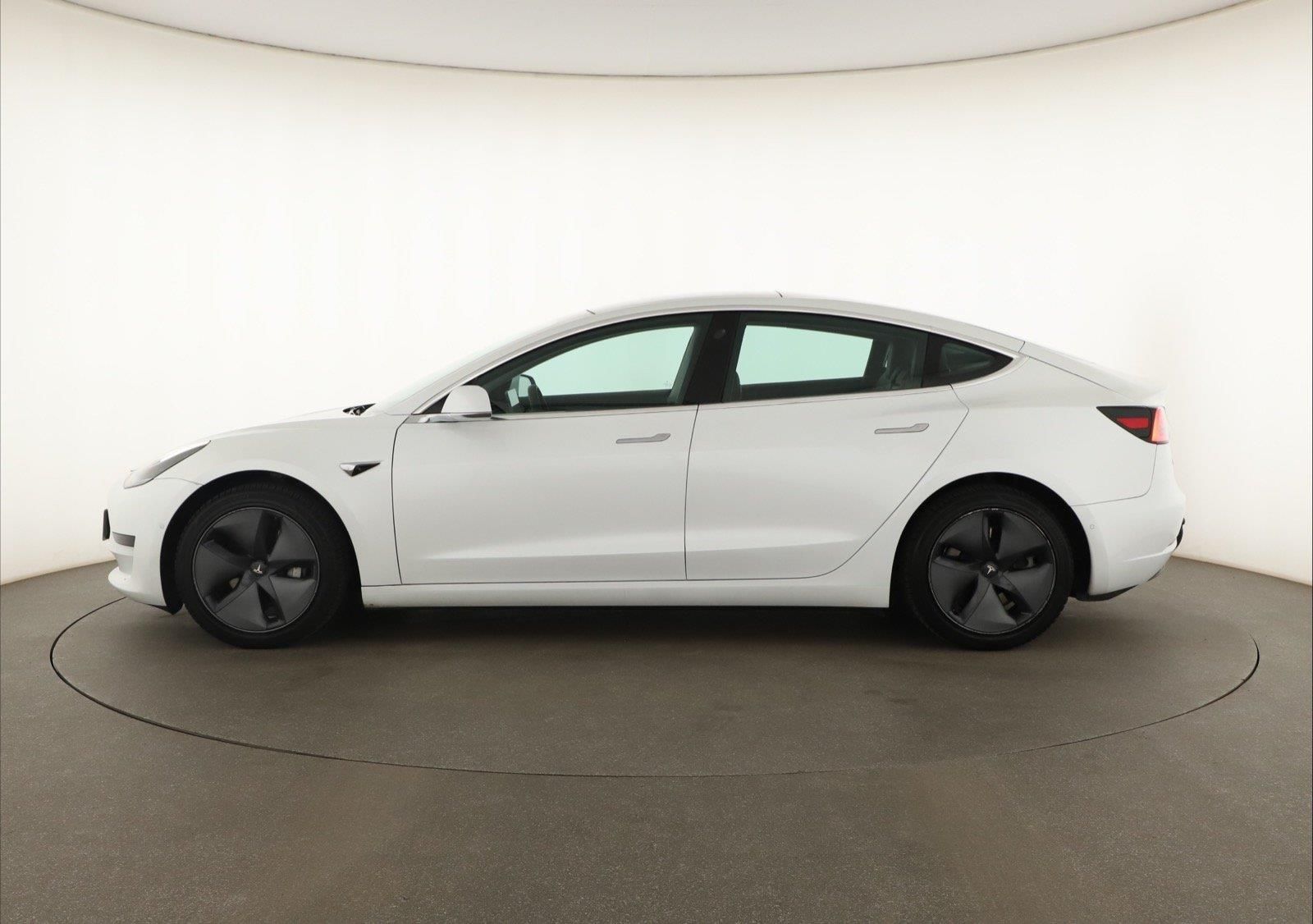 Tesla Model 3, Std Range Plus 52kWh, SoH 82% - fotka 3