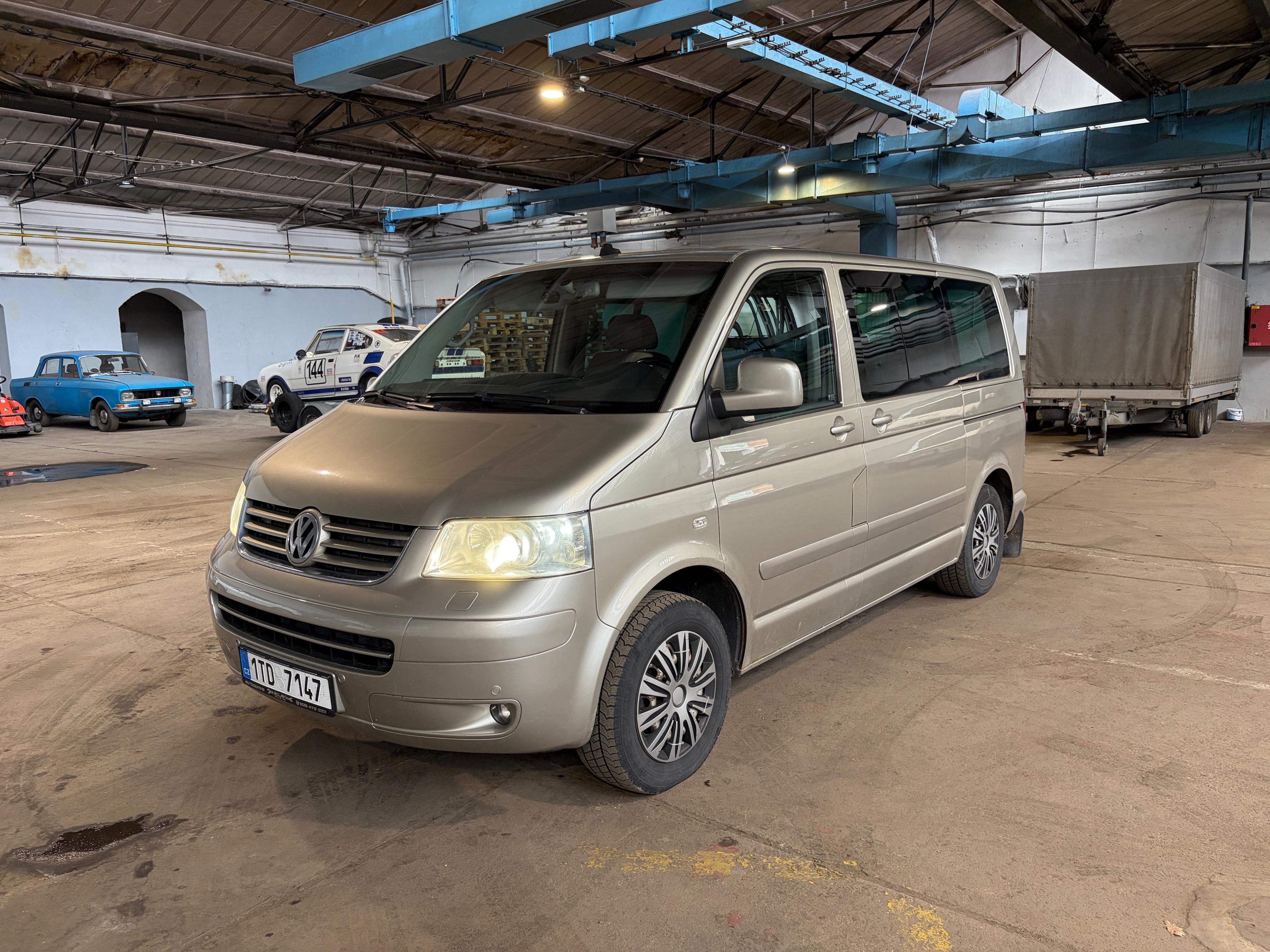 Volkswagen Multivan, 2,5 TDI , 4X4, 8 Míst - fotka 3