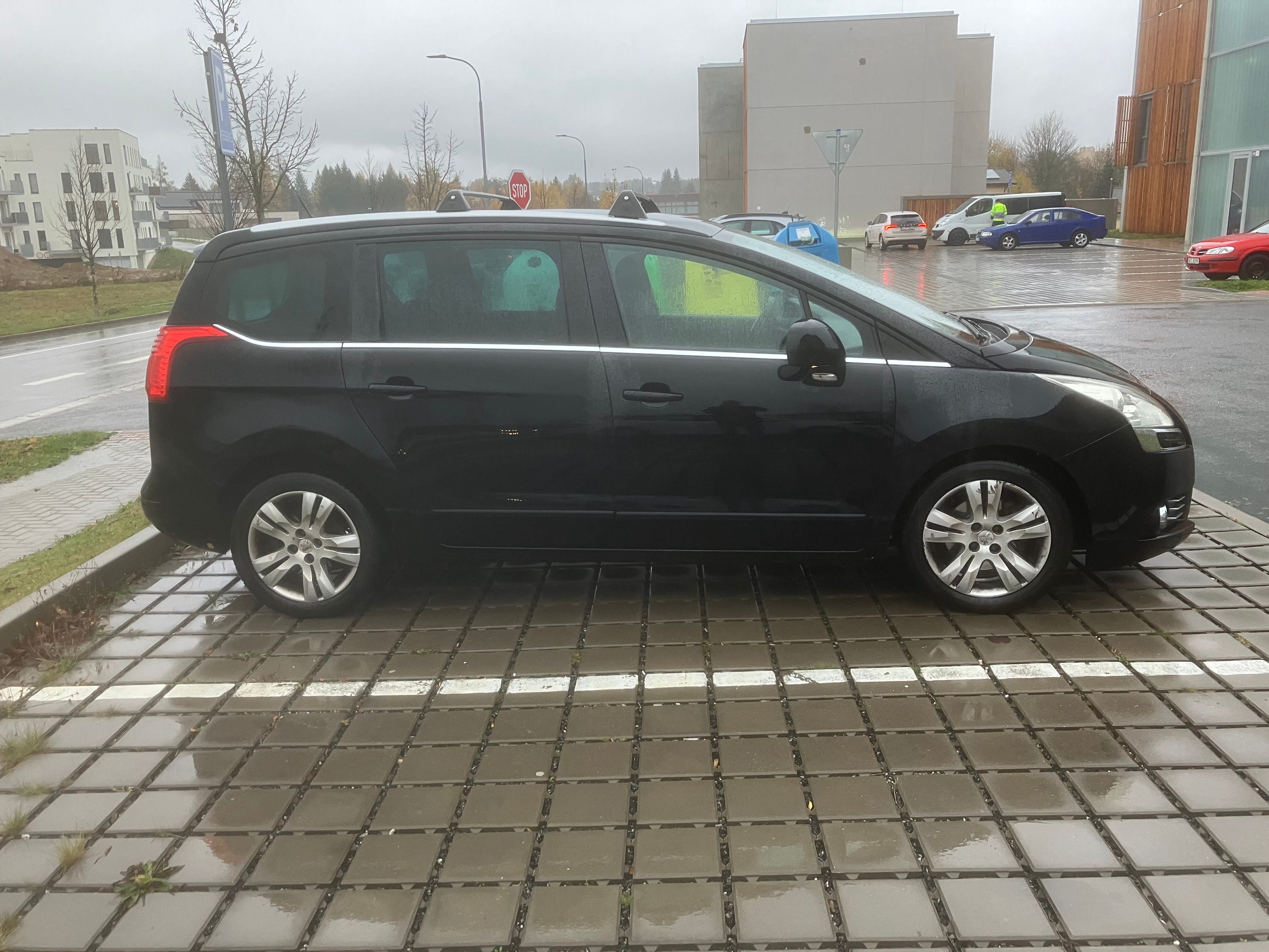 Peugeot 5008 - fotka 3