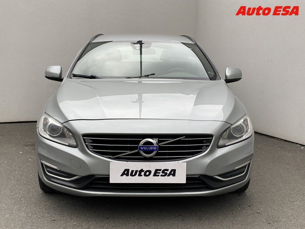 Volvo V60, 2.4 D6 PHEV AWD,AT,kůže - fotka 2