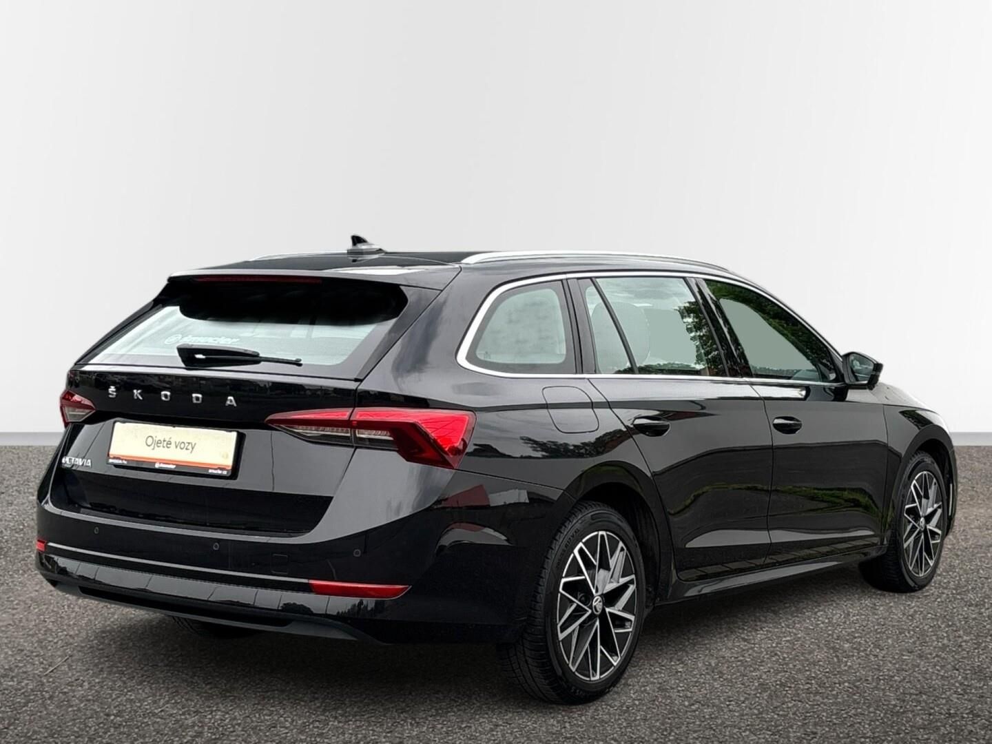 Škoda Octavia, 2.0 TDI / 85 kW STYLE - fotka 2