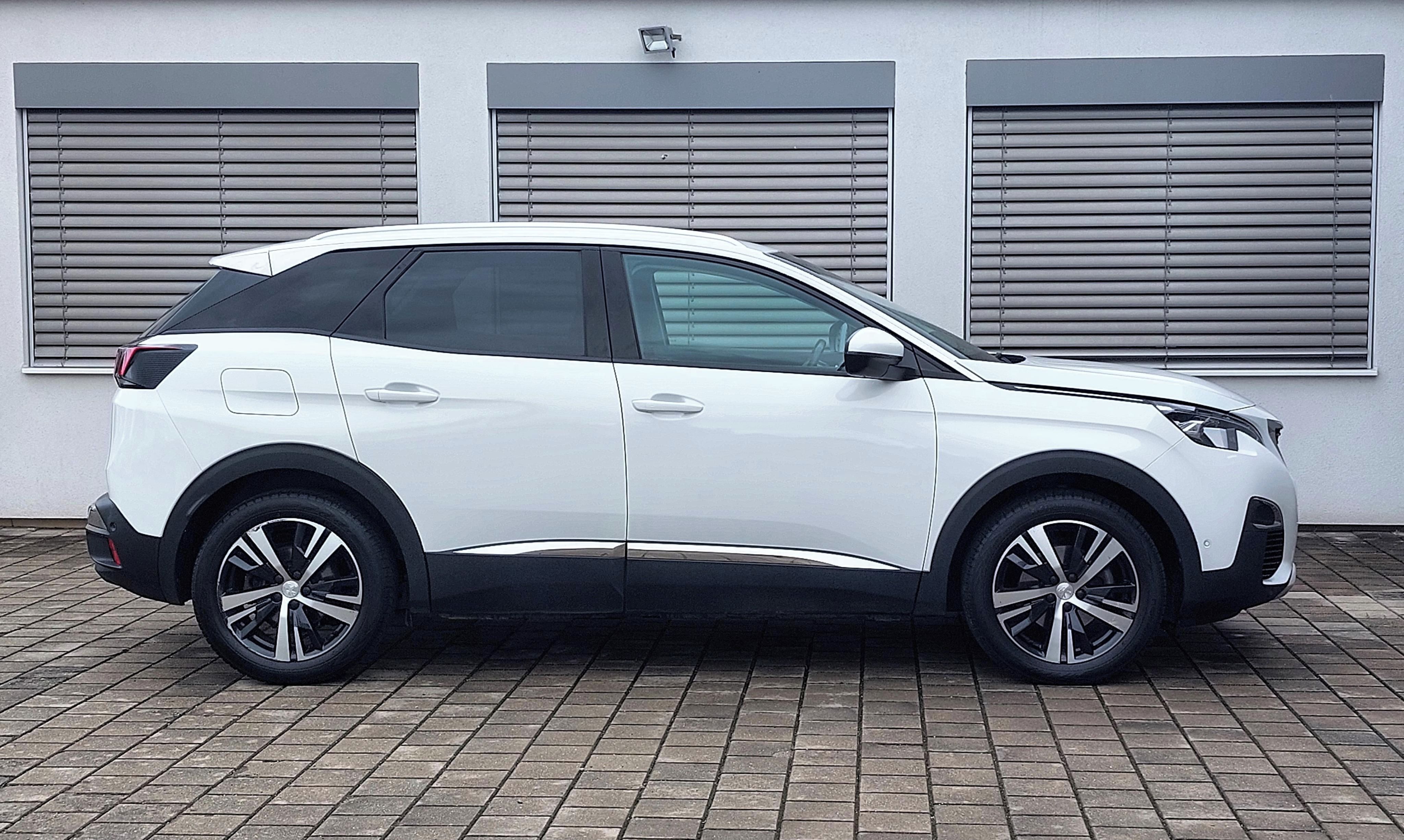 Peugeot 3008, 1.2 Allure PureTech 130, tažné - fotka 4
